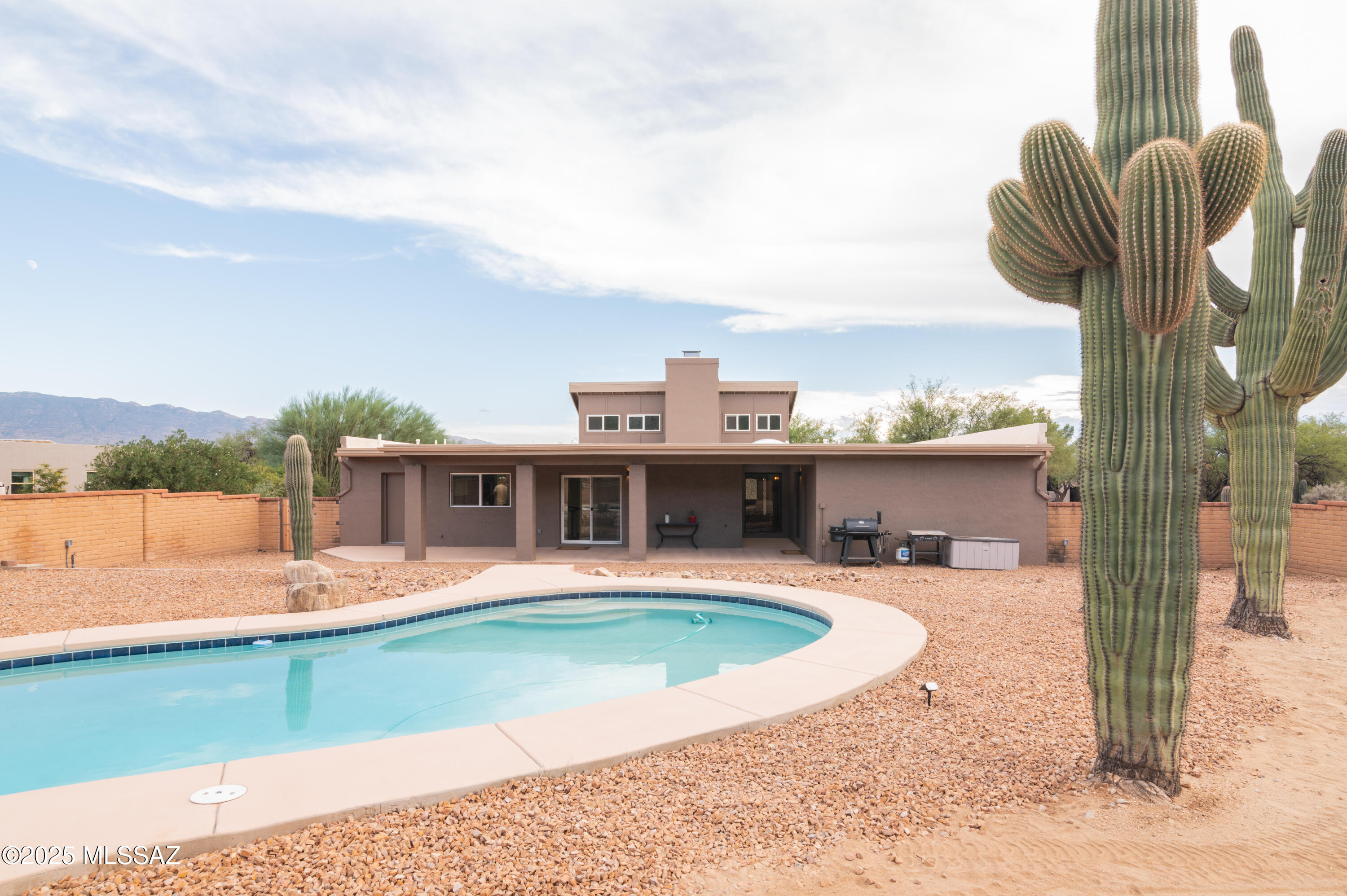 Catalina Madre (1-70) - Residential