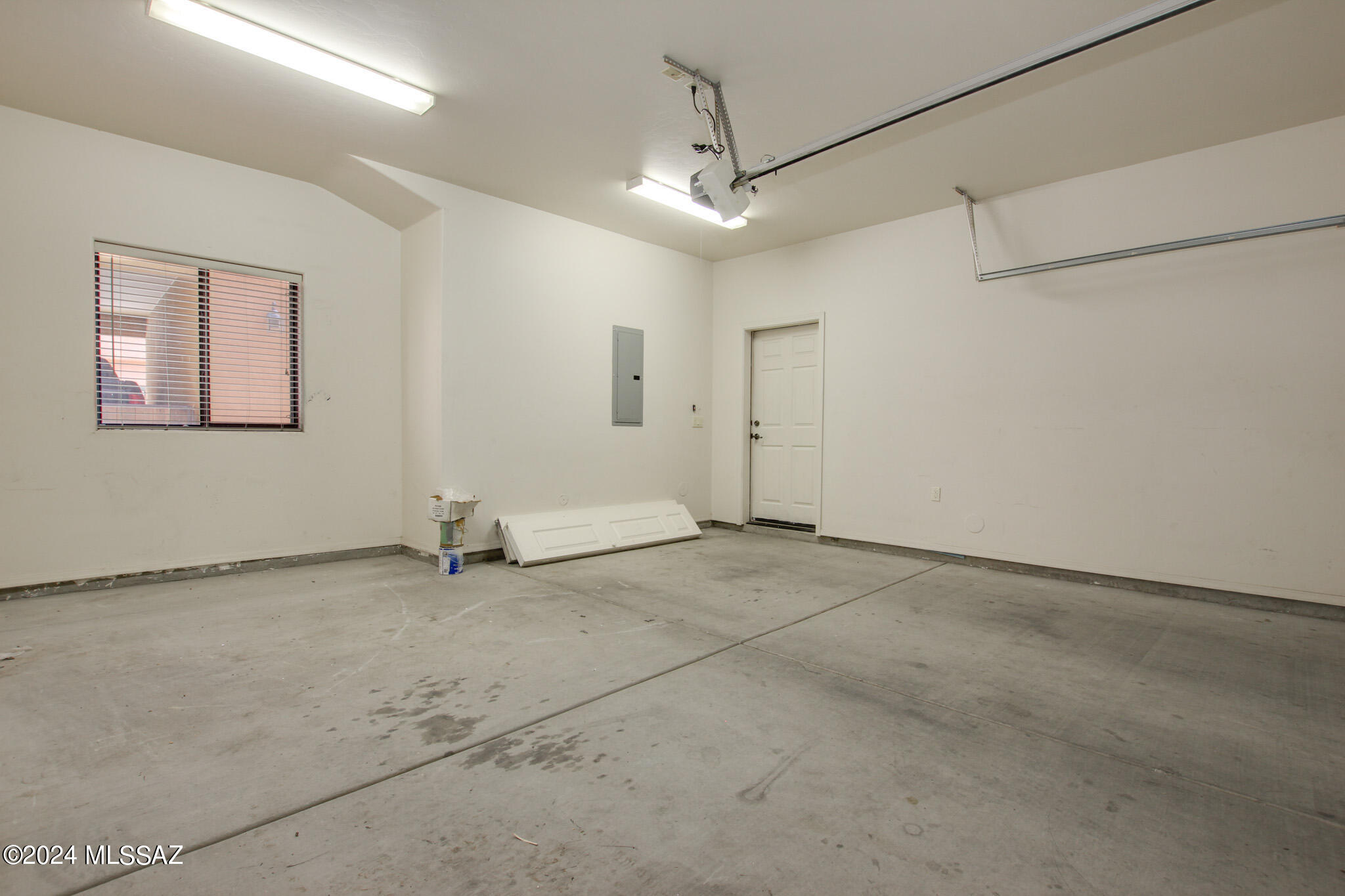 Dos Tiburones Townhouses (1-34) - Residential