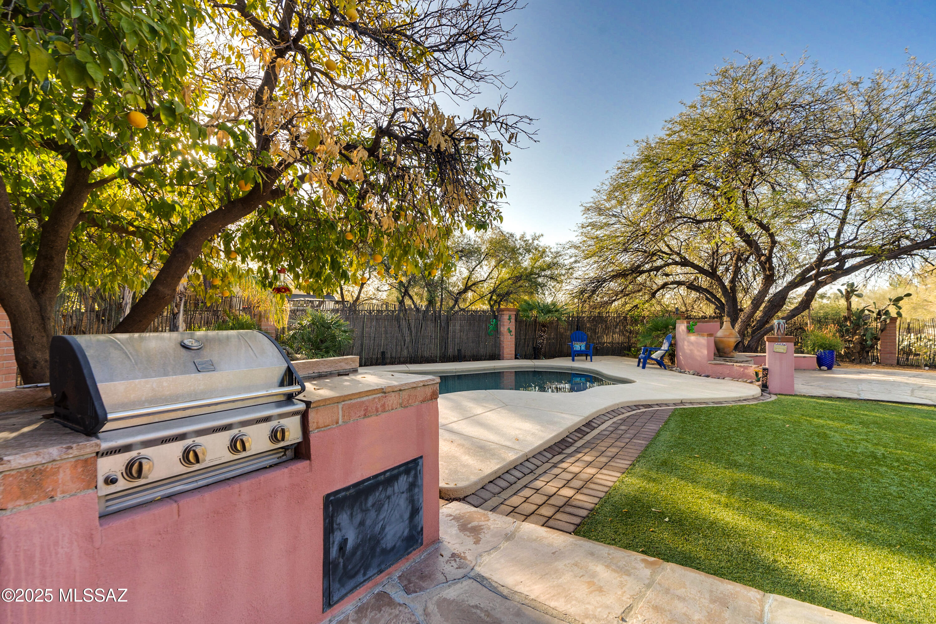 La Mirada (1-8) - Residential