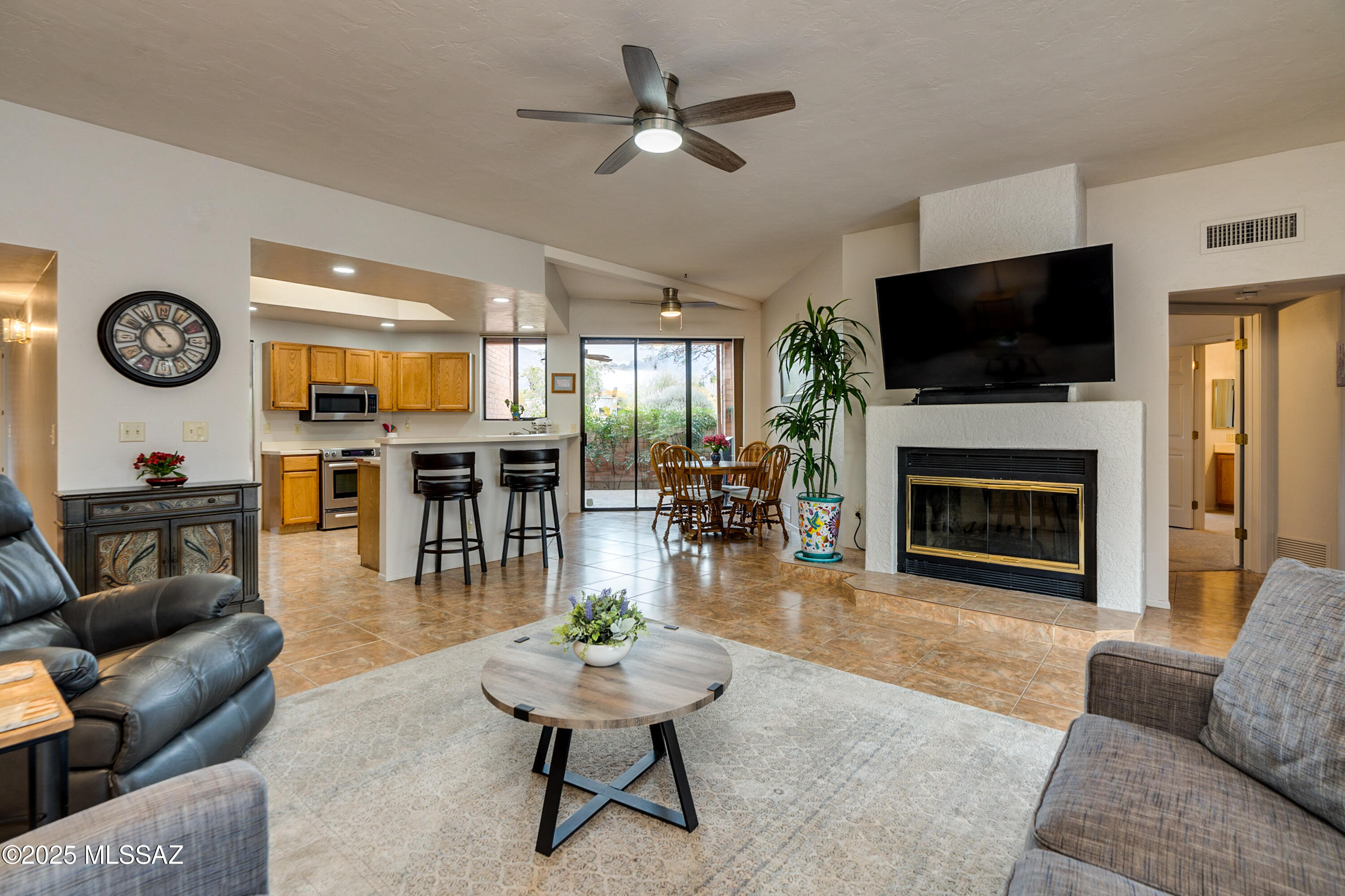 La Mirada (1-8) - Residential