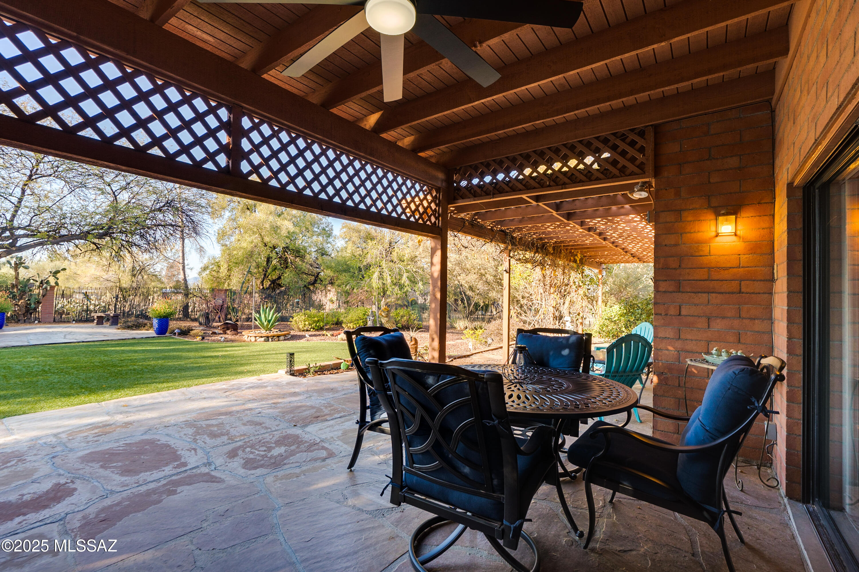 La Mirada (1-8) - Residential