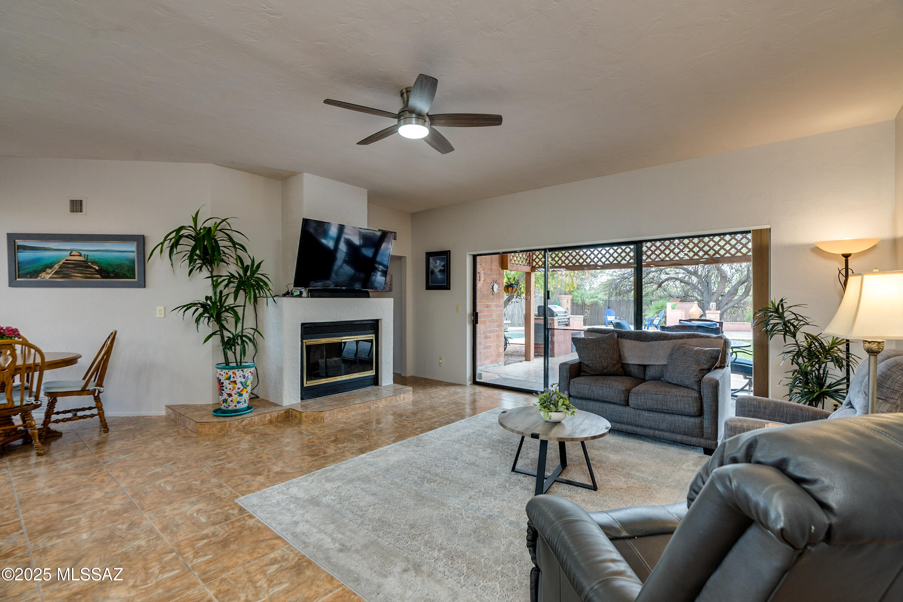 La Mirada (1-8) - Residential