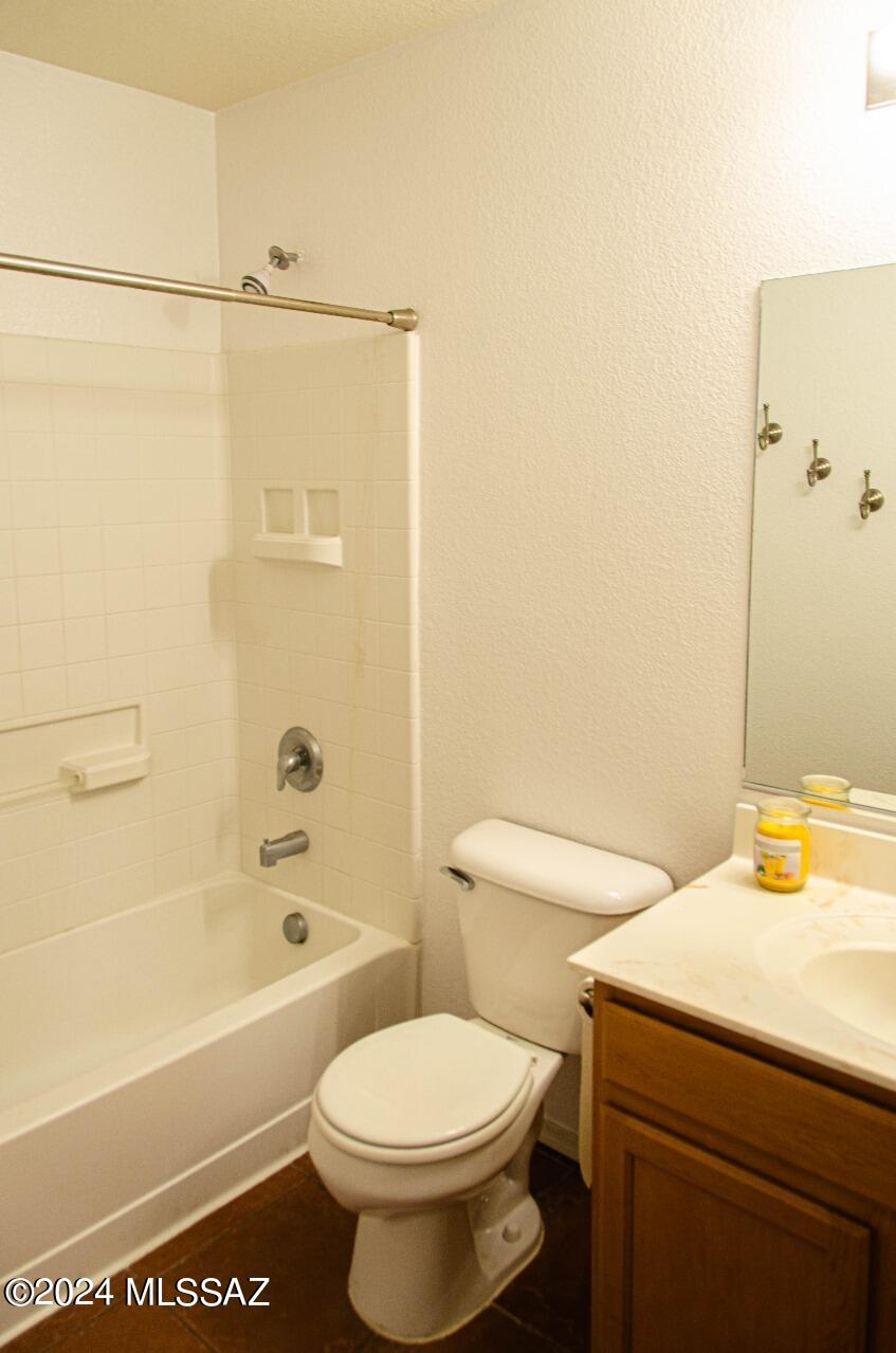 Tres Pueblos - Residential Lease