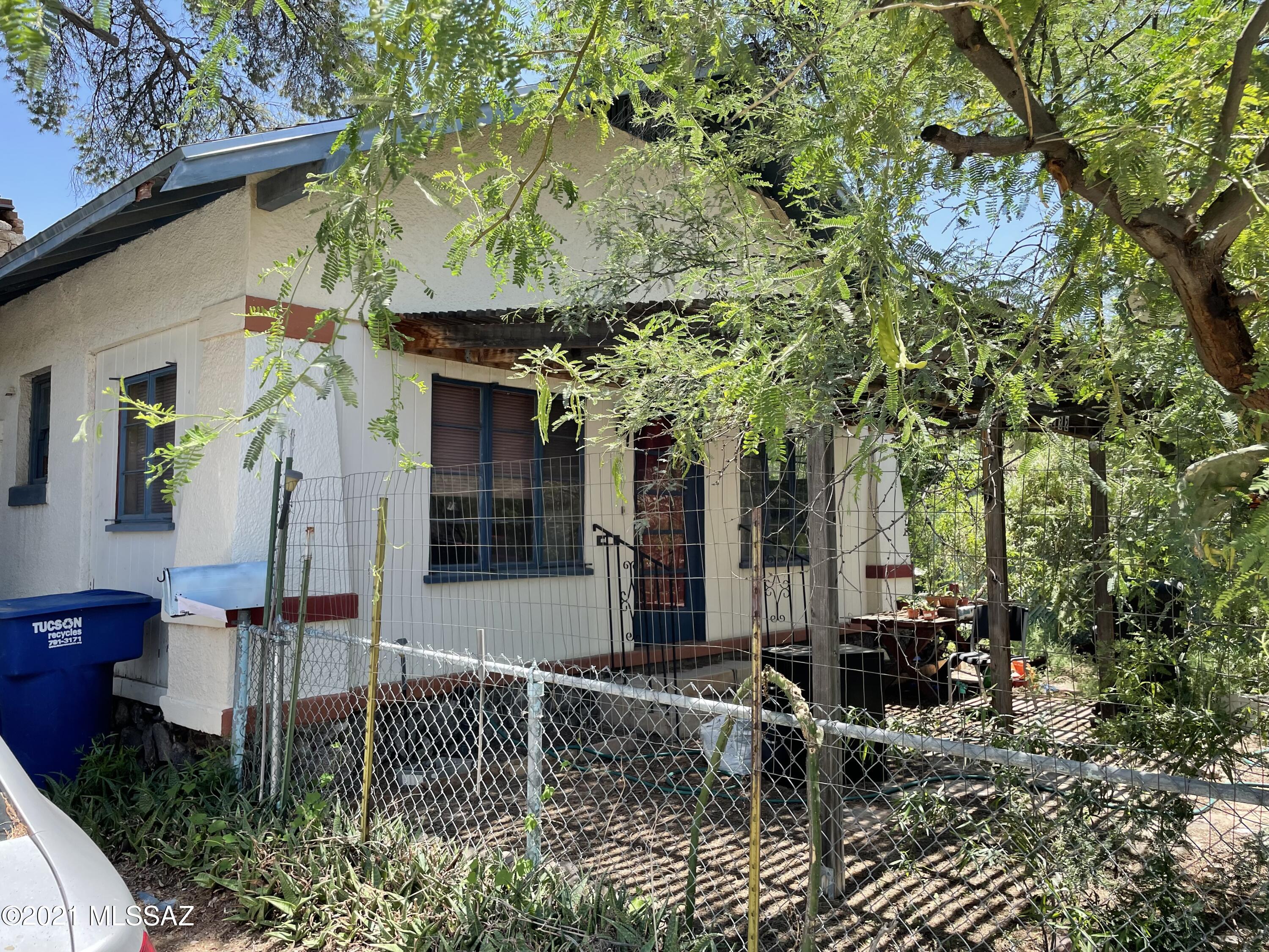 This 1920's Bungalow awaits an owner who will restore its historic charm. Located in popular Feldman's Addition close to all amenities, including UA, Banner, 4th Ave and downtown Tucson. Tenant currently occupies the home, so please do not disturb.