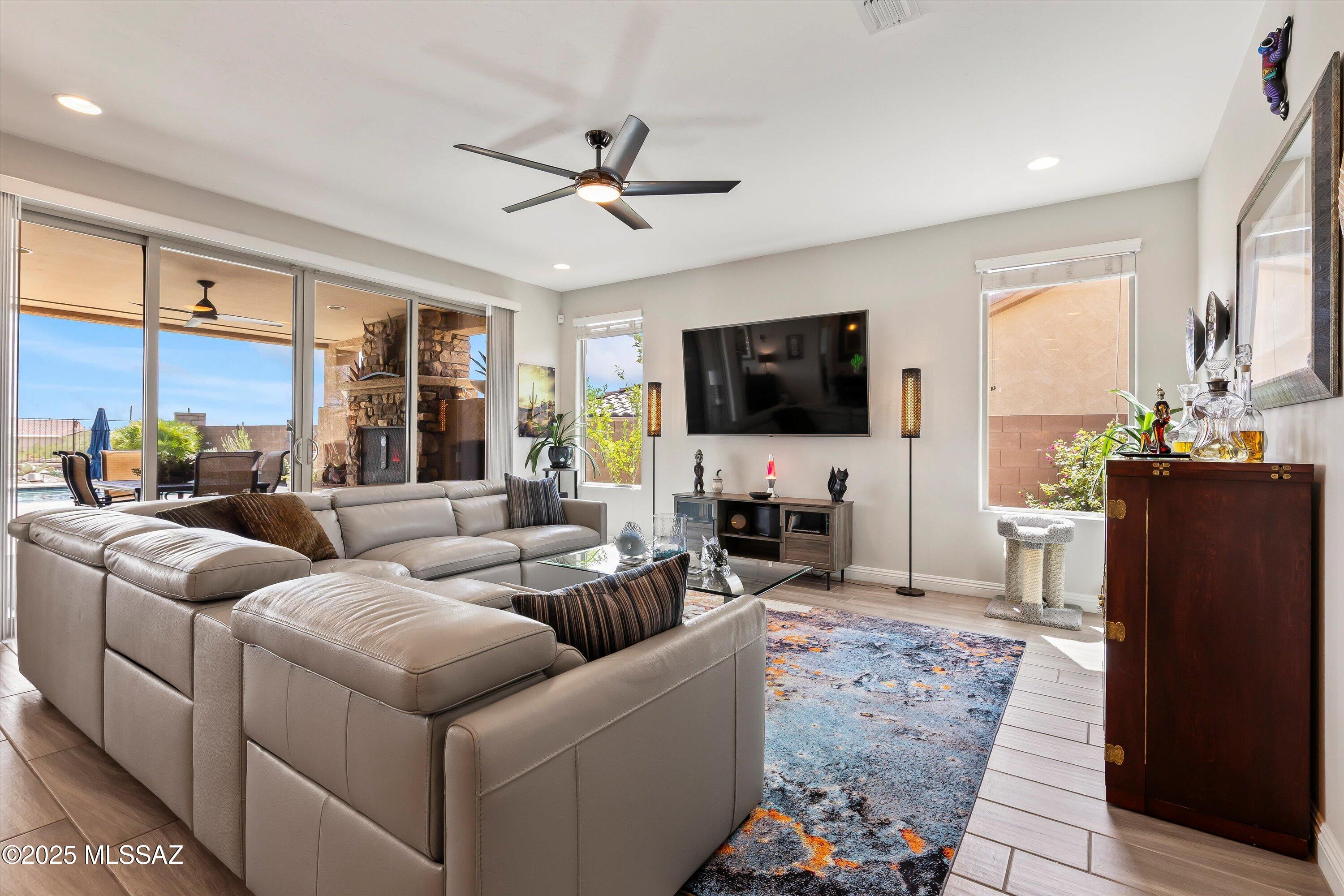 Del Webb At Dove Mountain SQ20131930189 - Residential