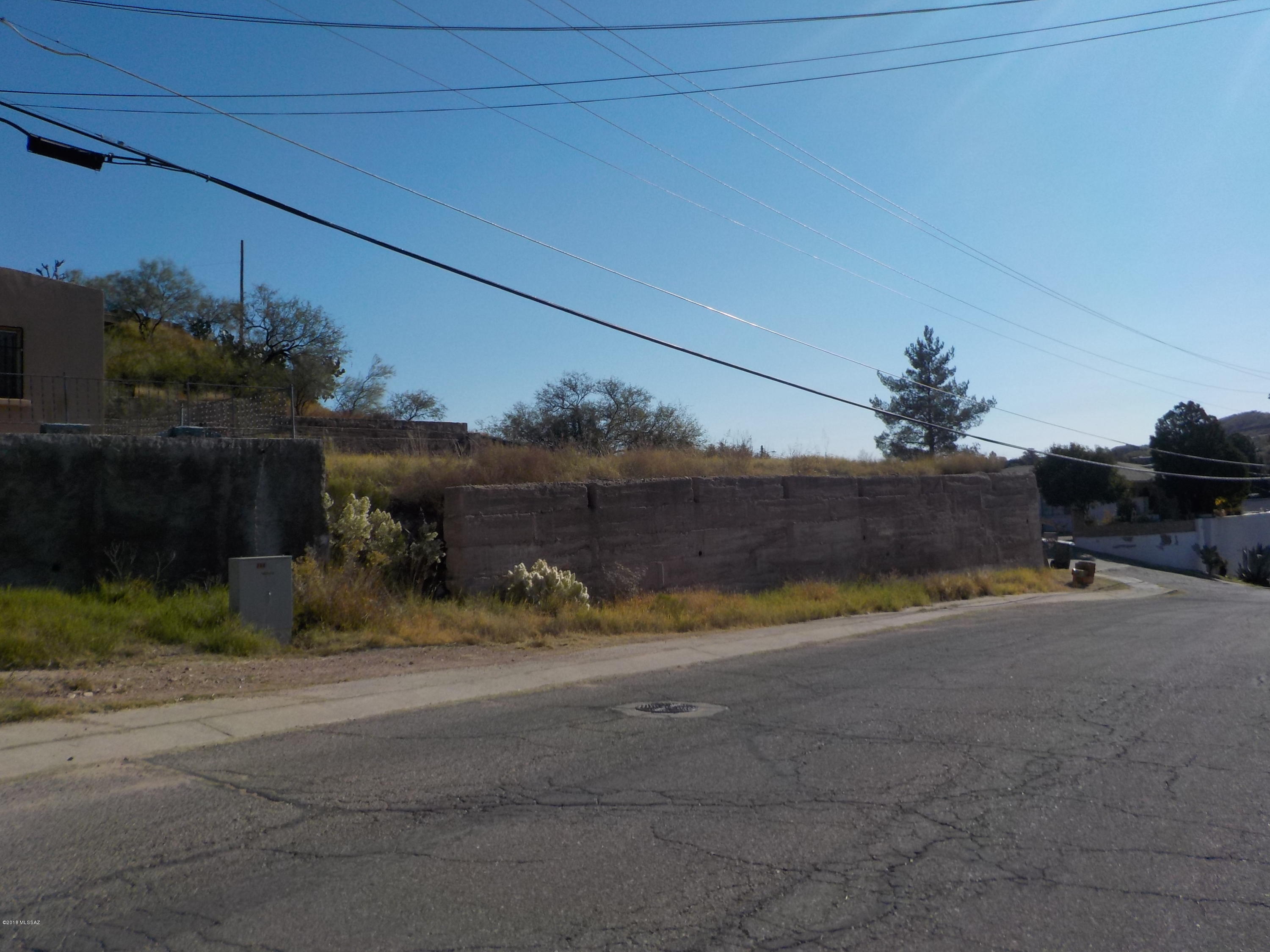 Hilltop lot in Central Nogales
(Please verify utilities)
This sale has two parcels 
101-35-001c & 101-35-001d