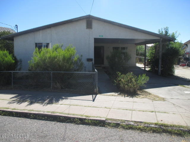 3 bedroom 2 bath home located in midtown Nogales behind the Catholic Church. Large living room and dining area along with large basement.