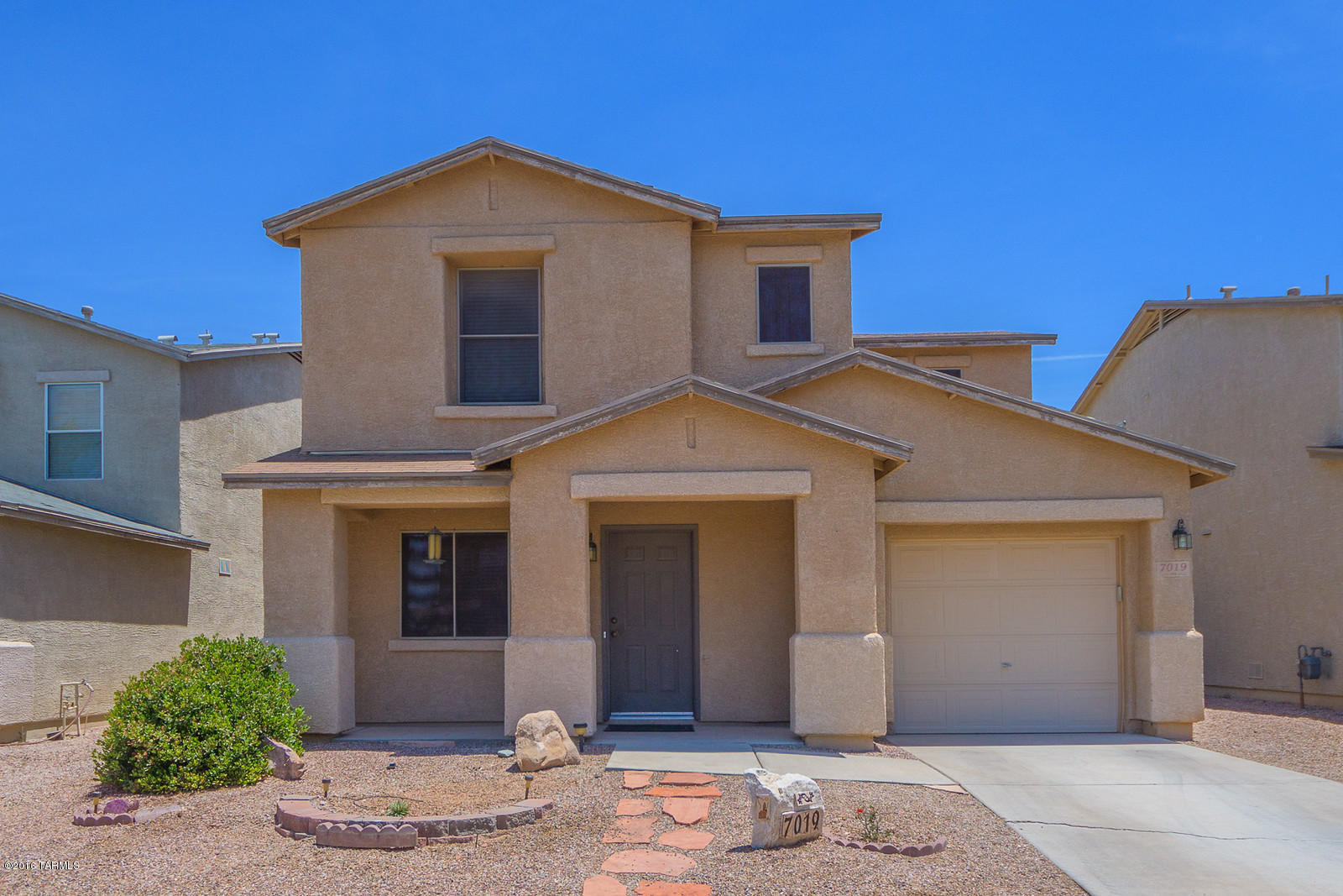 Wow! Don't miss your opportunity to own a move in ready home on huge lot with extended slab porch for under $130,000!!!! Freshly painted, very clean 3 bedroom home with 2 full bathrooms priced to sell! Close to I-10 , Davis Monthan AFB, and all  local entertainment!