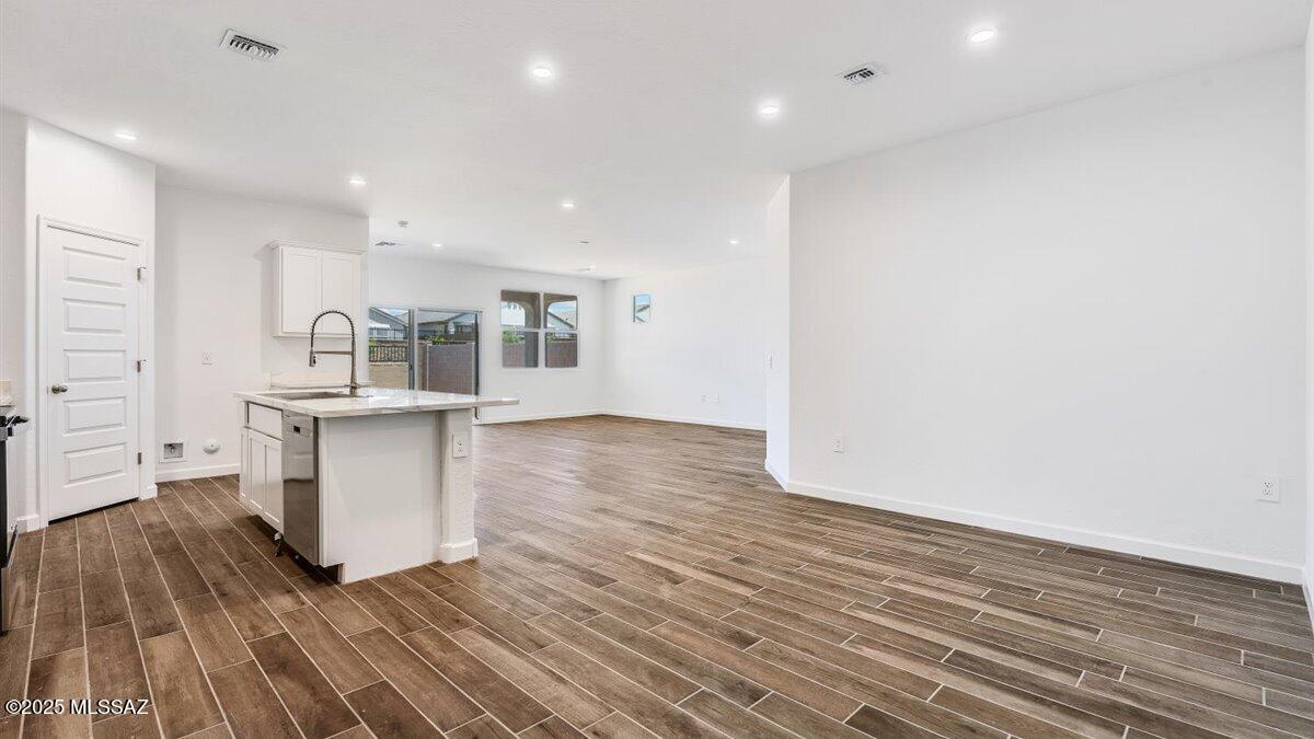 The Village at Barnett - Residential