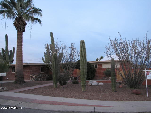 MUST SELL.  BRING ALL OFFERS.  Beautifully remodeled. Tile Throughout house, AC, Dual pane widows,sparkling Pool, spacious updated Kitchen and much more.  Very low traffic area of the neighborhood.
