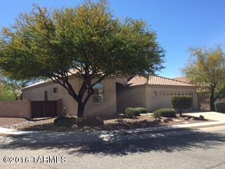 Like new home with great mountain views and a professional landscaped yard in Beautiful Black Horse Ranch Community. Whitney floor plan features a great room with high ceilings and a split bedroom feature for privacy. Excellent master suite with plenty of closet space, shower, soaking tub and dual sinks. Open kitchen with Maple Cabinets and breakfast area overlooking yard. Screened in porch sits on rear patio where you can enjoy the mountain views. Oversize garage with storage space.