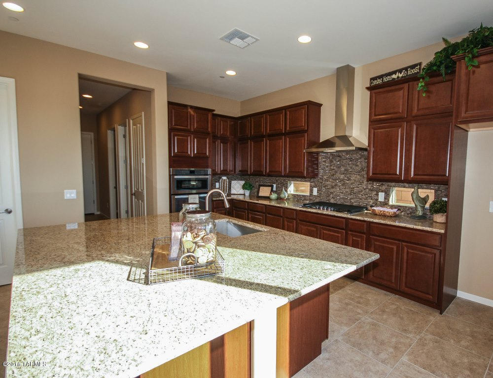 Golden Barrel Place At Dove Mountain SQ20141710079 - Residential