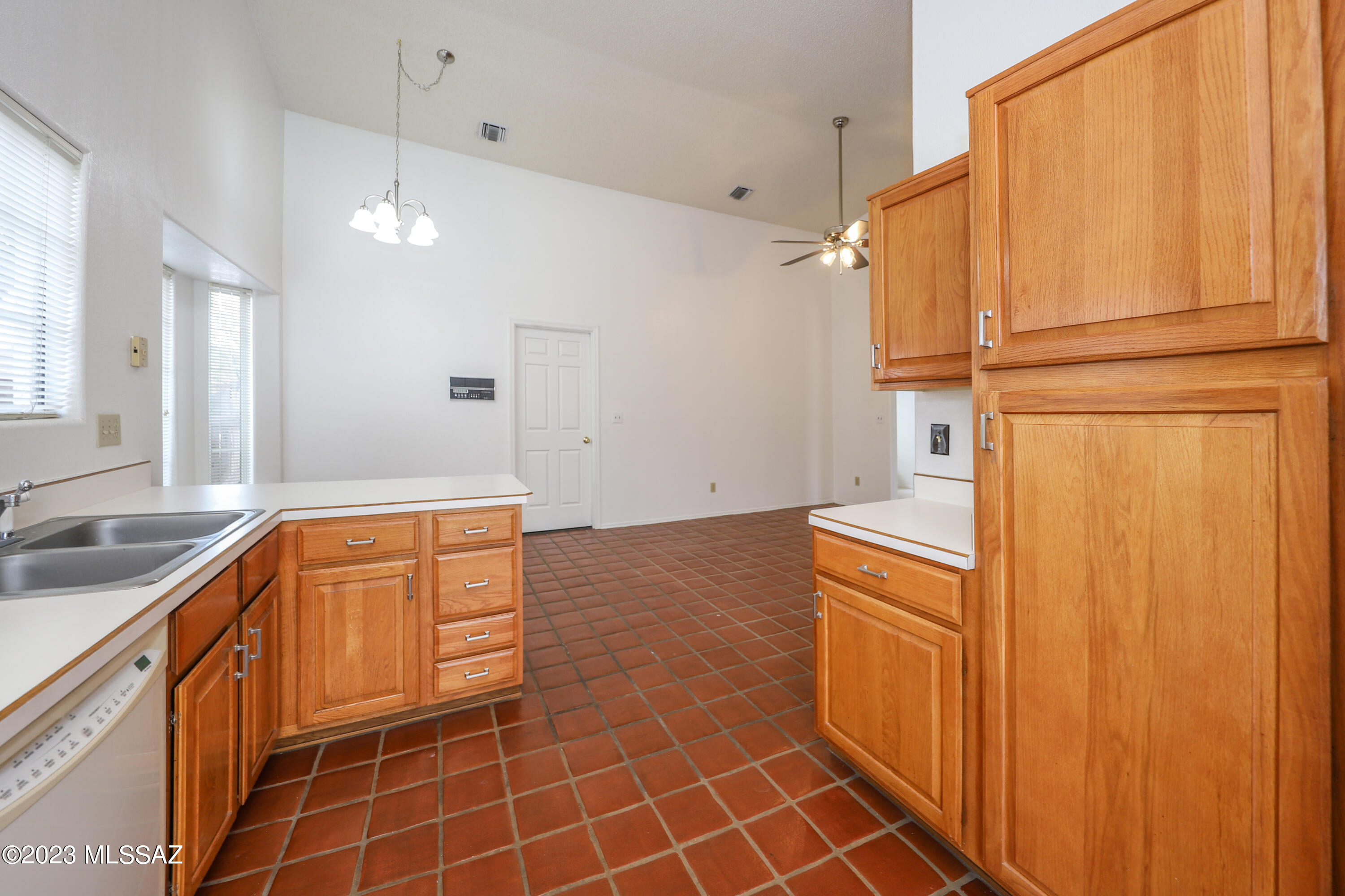 Linda Vista Estates(1-563) - Residential Lease