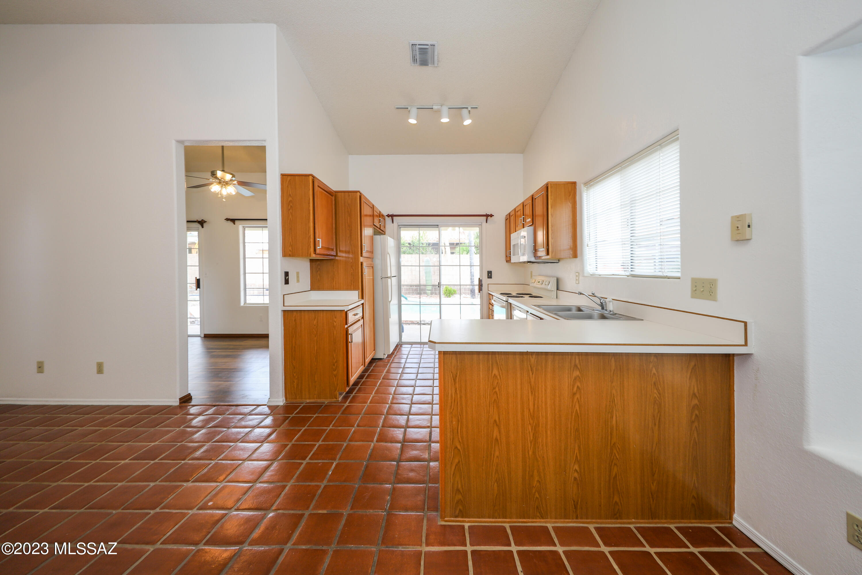 Linda Vista Estates(1-563) - Residential Lease
