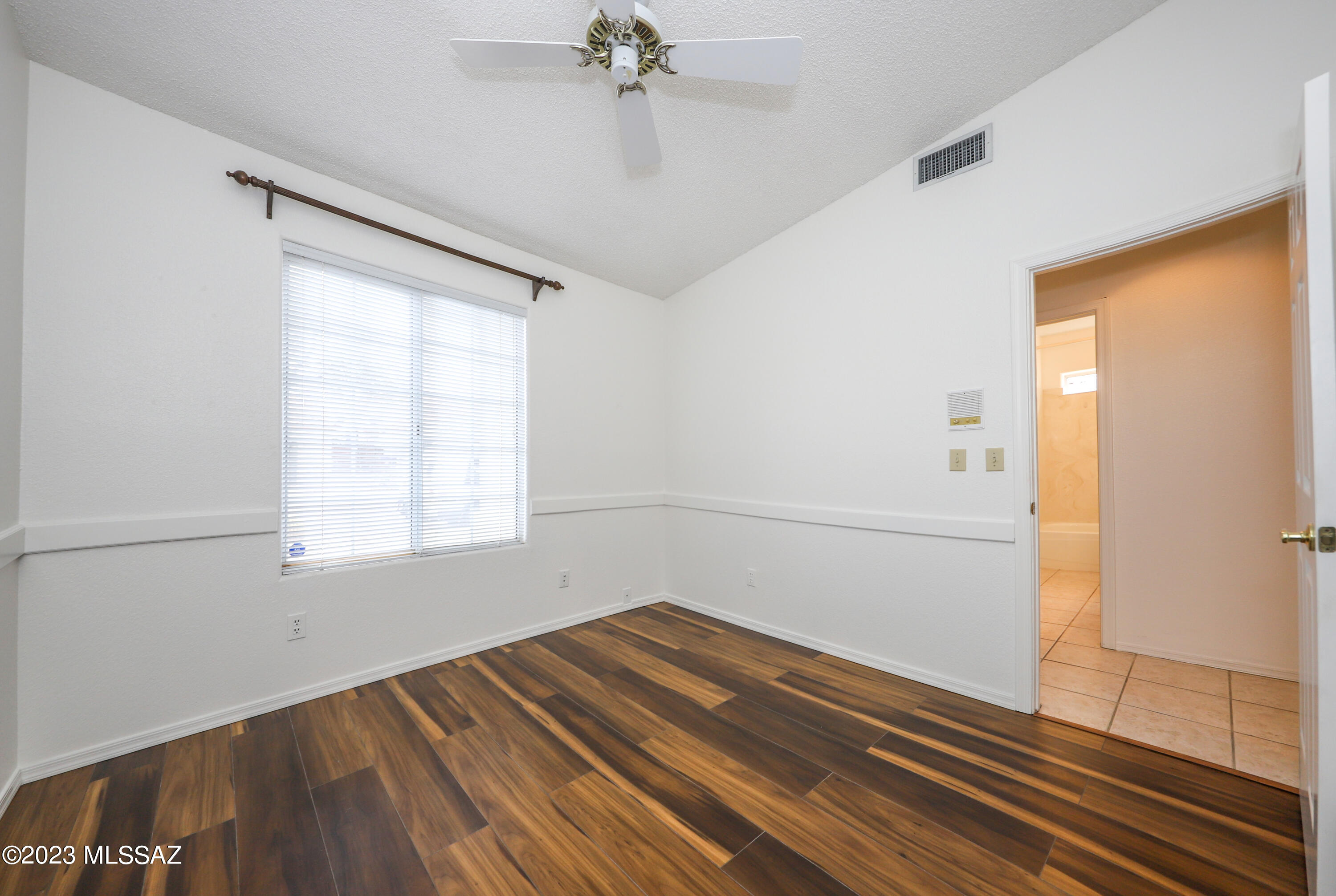 Linda Vista Estates(1-563) - Residential Lease