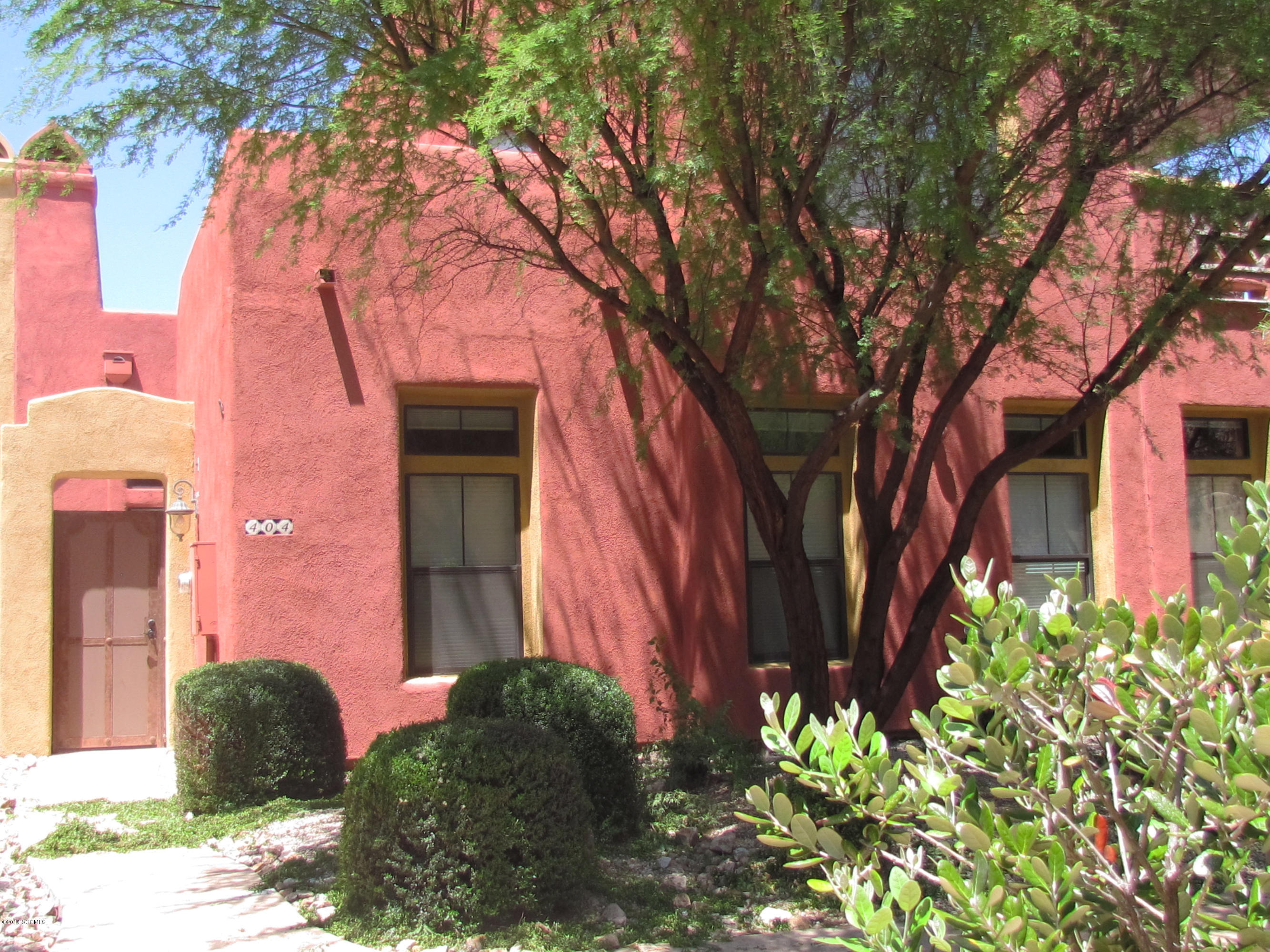 Beautifully appointed Embarcadero unit with all Furniture included. Beehive fireplace, sky deck, master upstairs and down.Large closets. Stainless appliances.