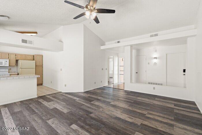 Linda Vista Estates(1-563) - Residential Lease