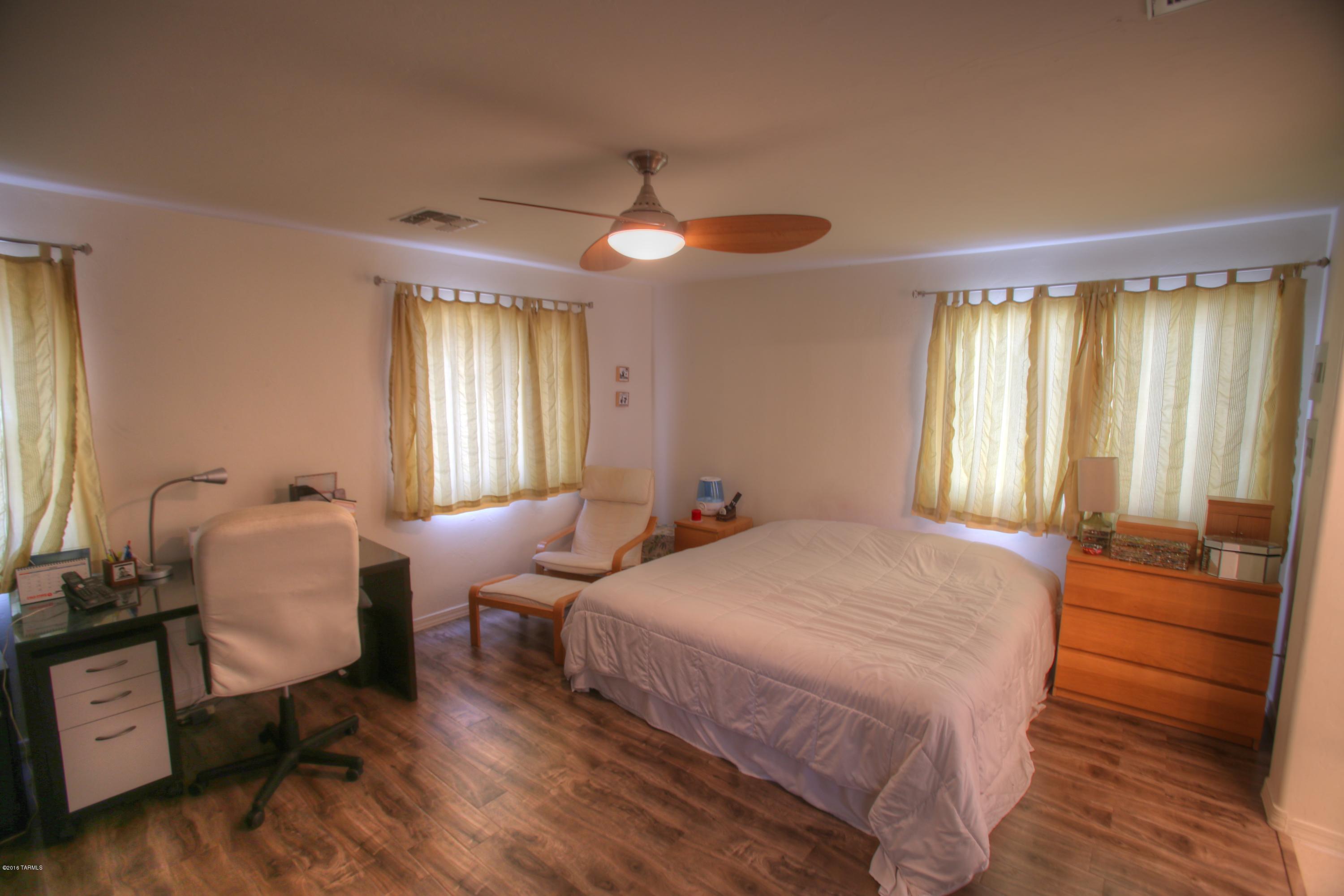 Presidio Del Cielo (1-425) - Residential Lease