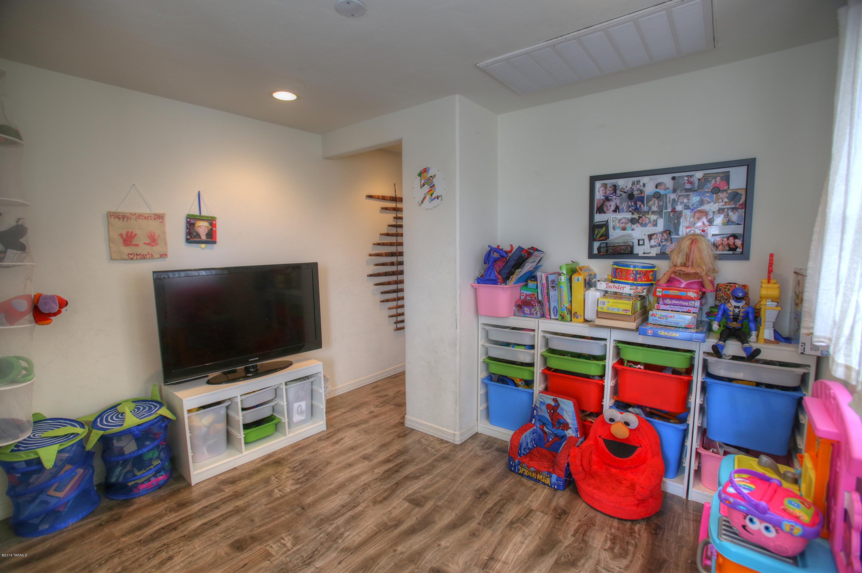 Presidio Del Cielo (1-425) - Residential Lease