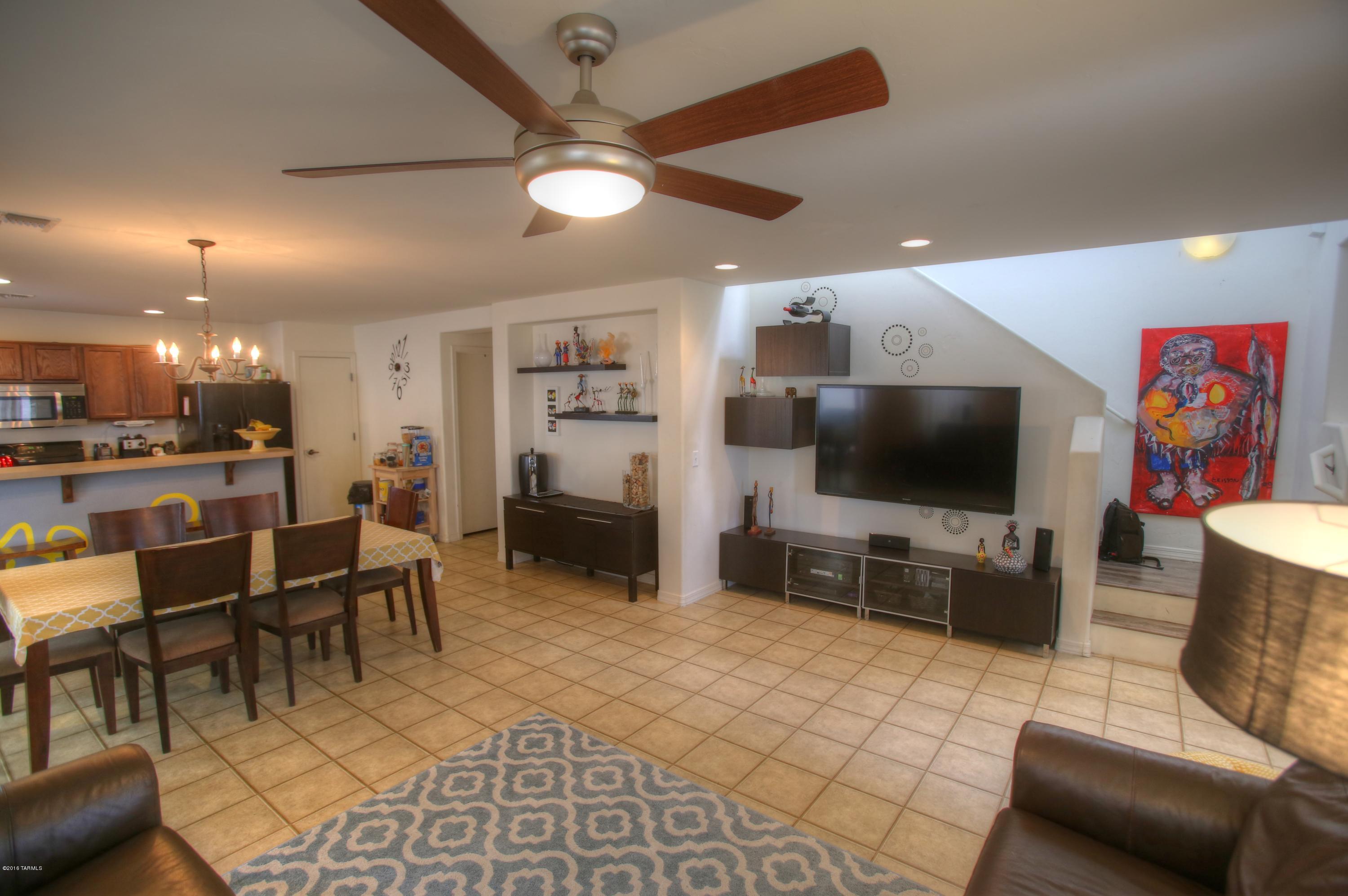 Presidio Del Cielo (1-425) - Residential Lease
