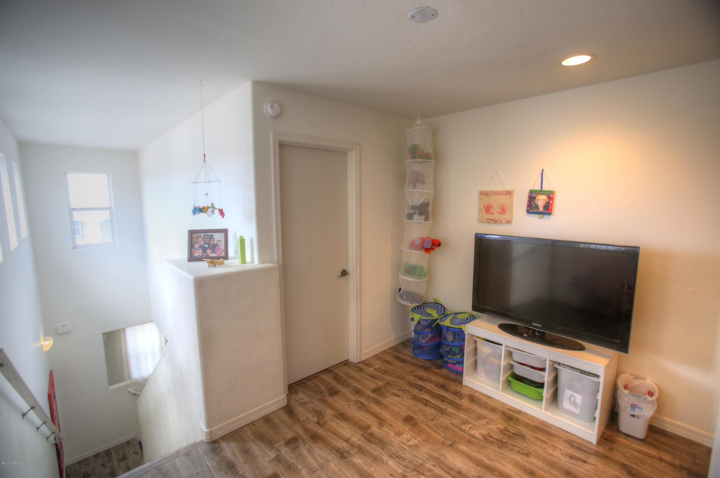 Presidio Del Cielo (1-425) - Residential Lease