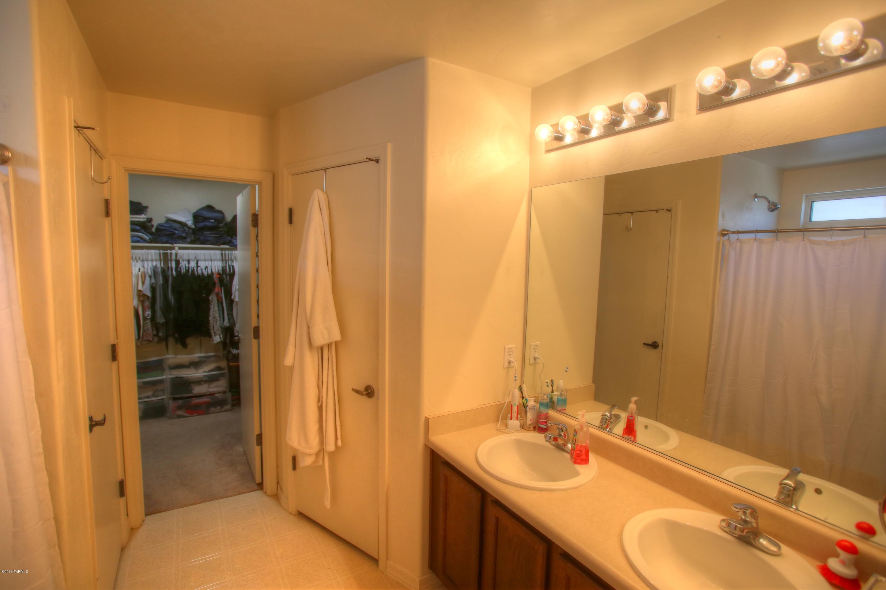 Presidio Del Cielo (1-425) - Residential Lease