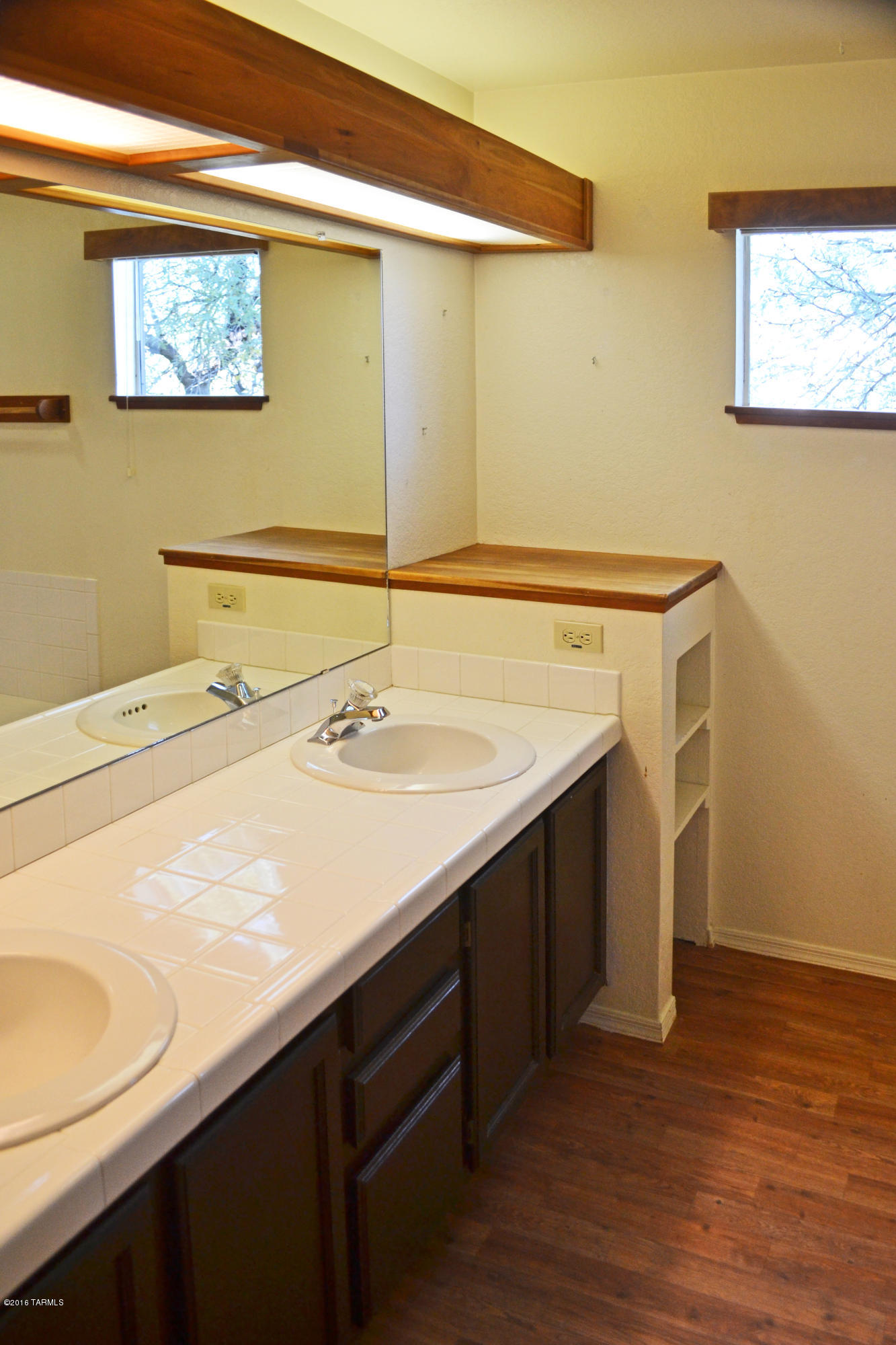 Country Club(1-221) - Residential