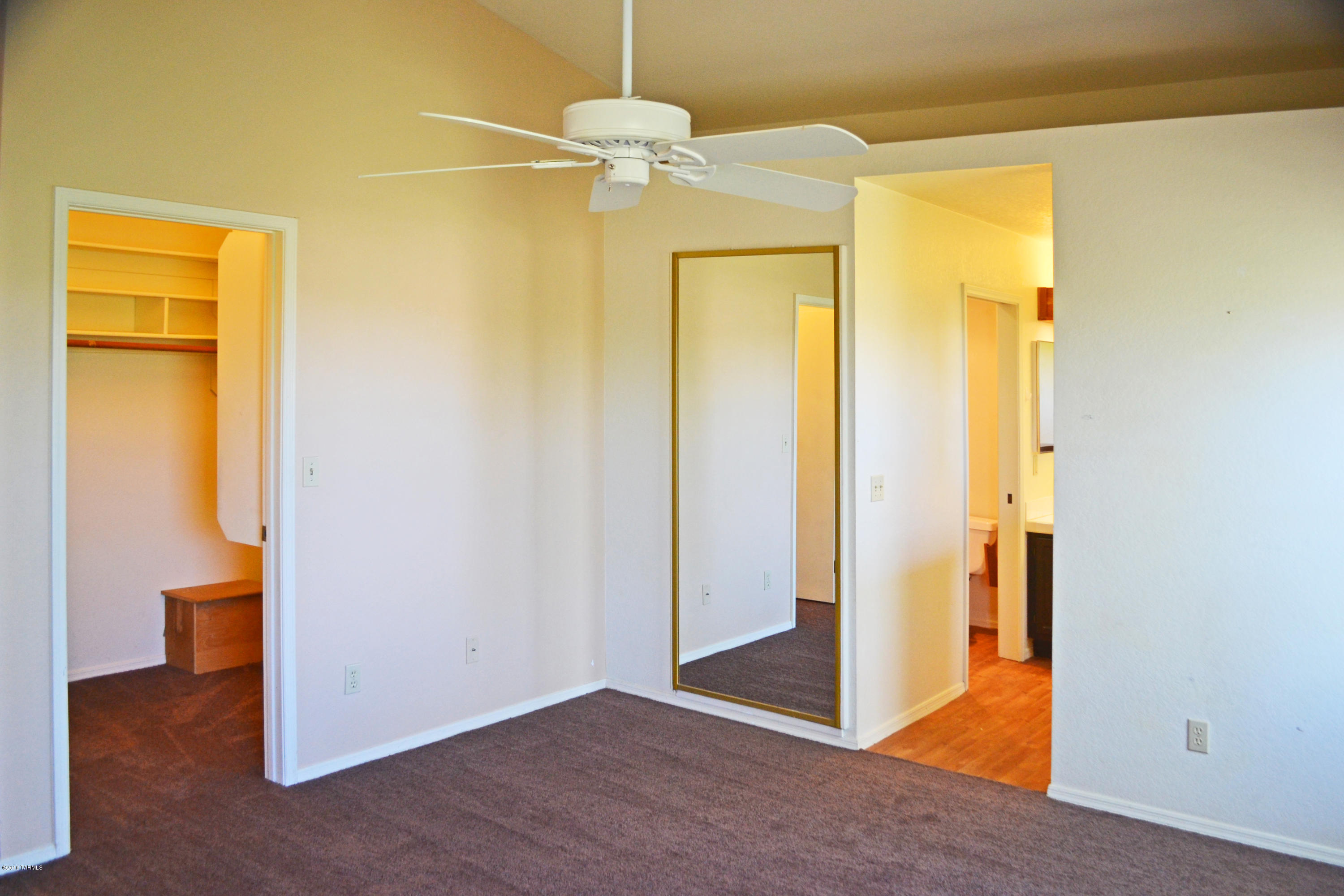 Country Club(1-221) - Residential