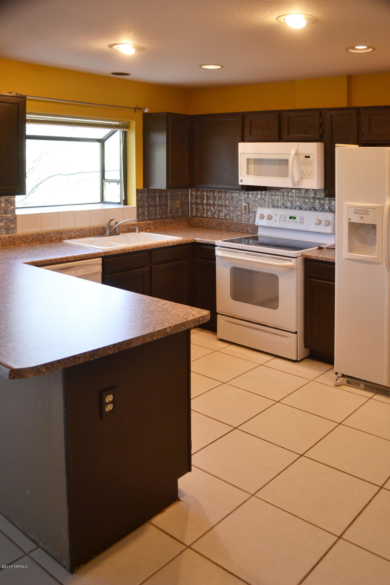Country Club(1-221) - Residential