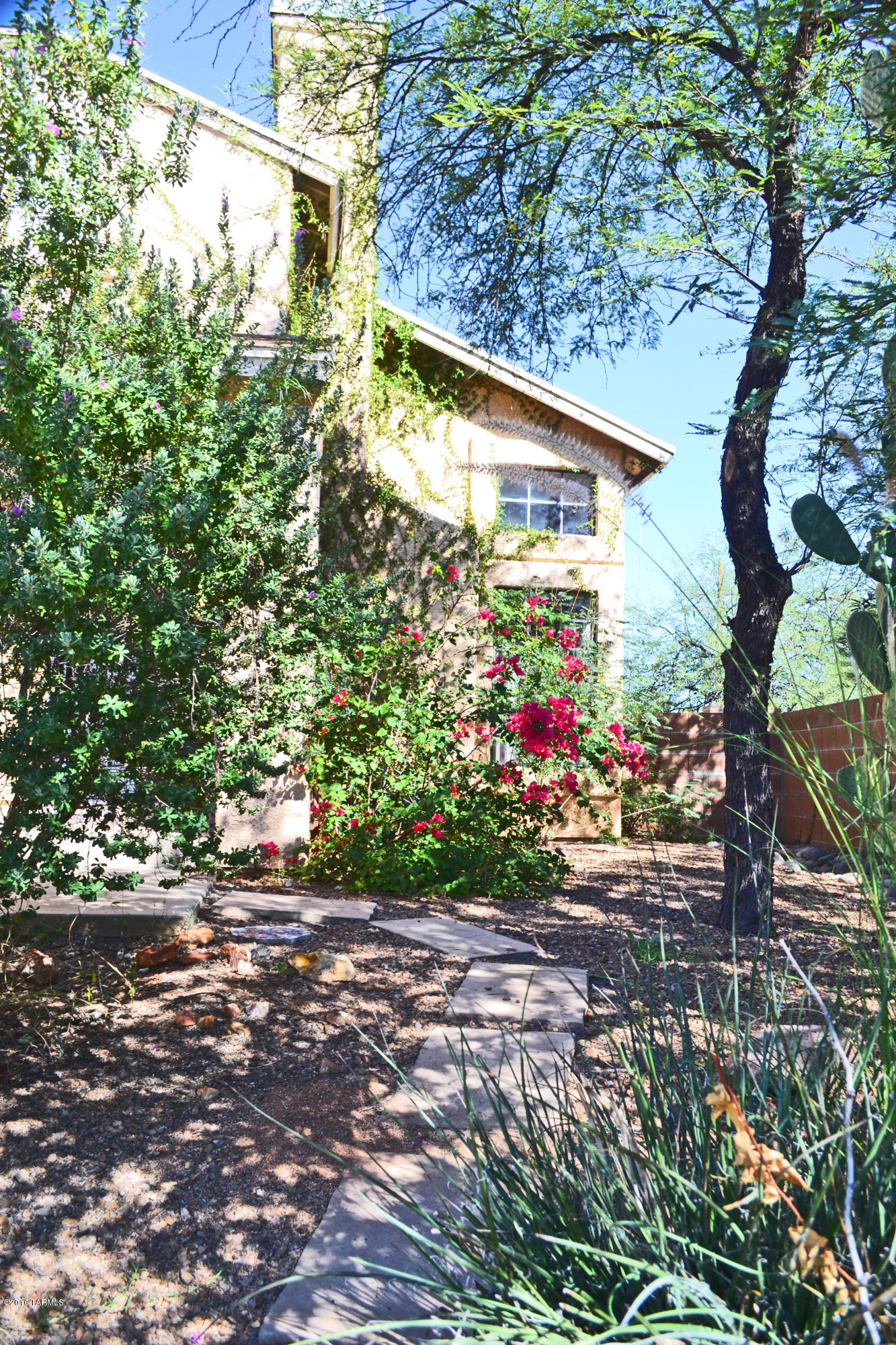 Country Club(1-221) - Residential