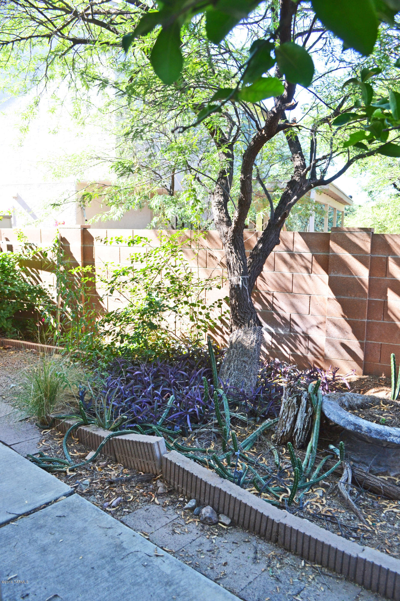 Country Club(1-221) - Residential