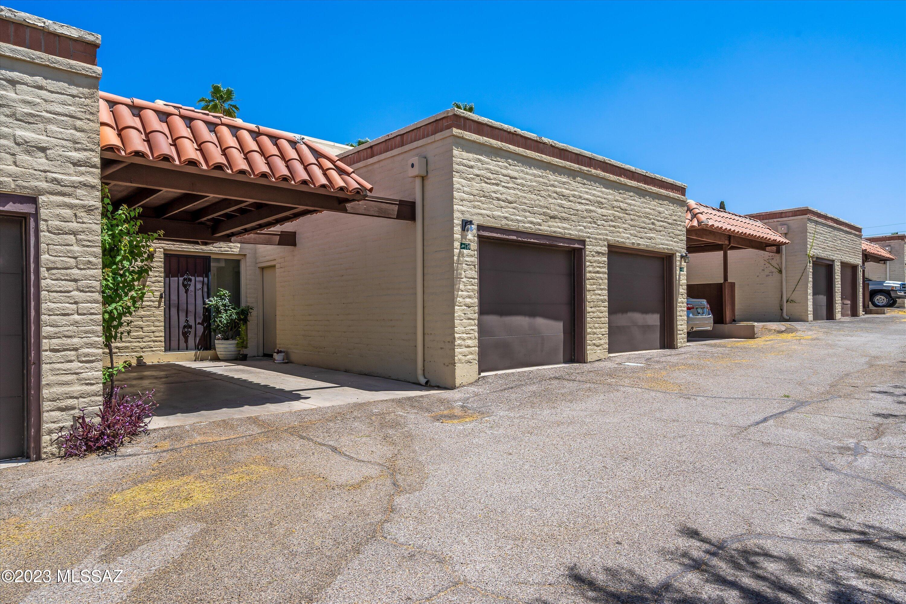 Plaza Mirador (1-28) - Residential