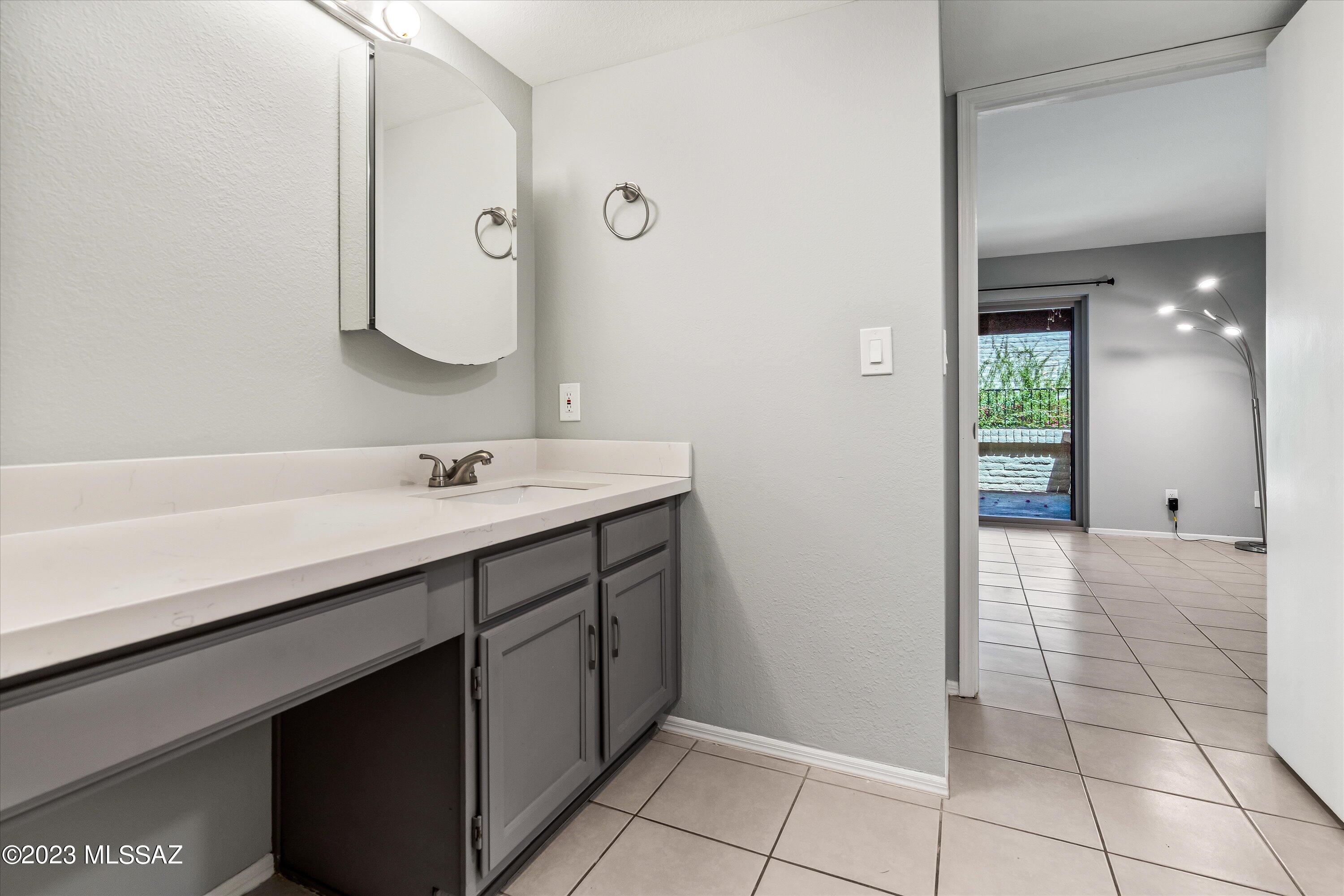 Plaza Mirador (1-28) - Residential