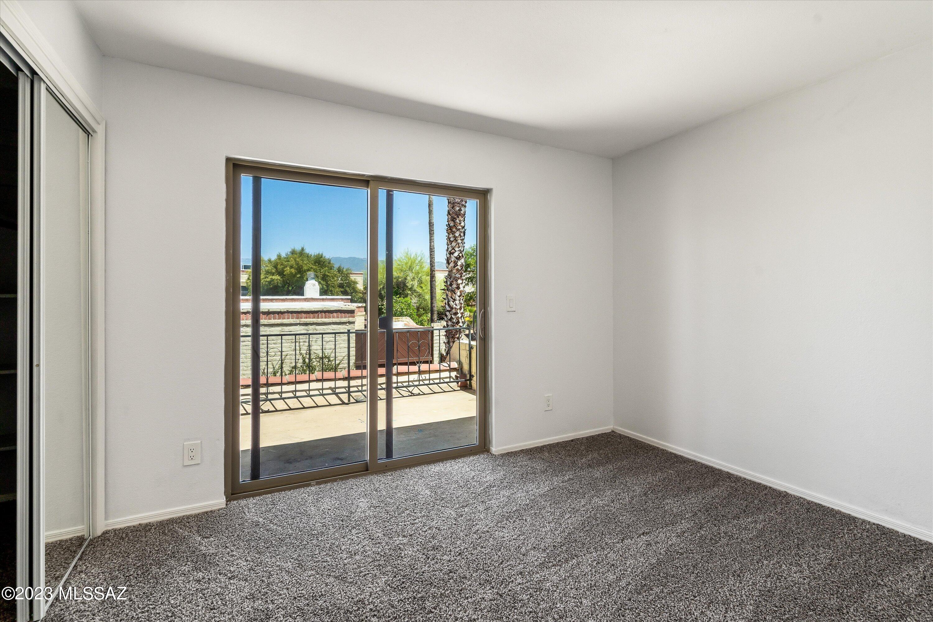 Plaza Mirador (1-28) - Residential
