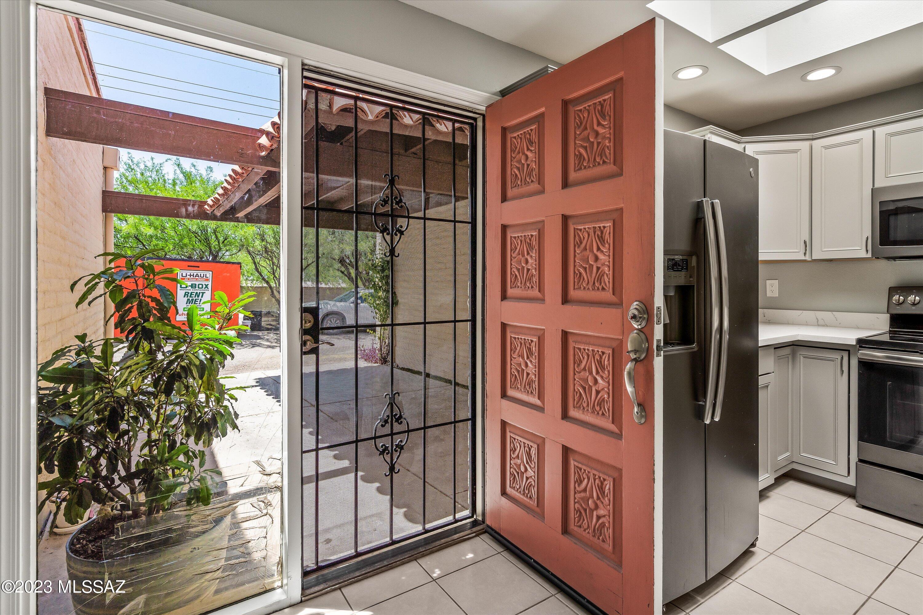 Plaza Mirador (1-28) - Residential