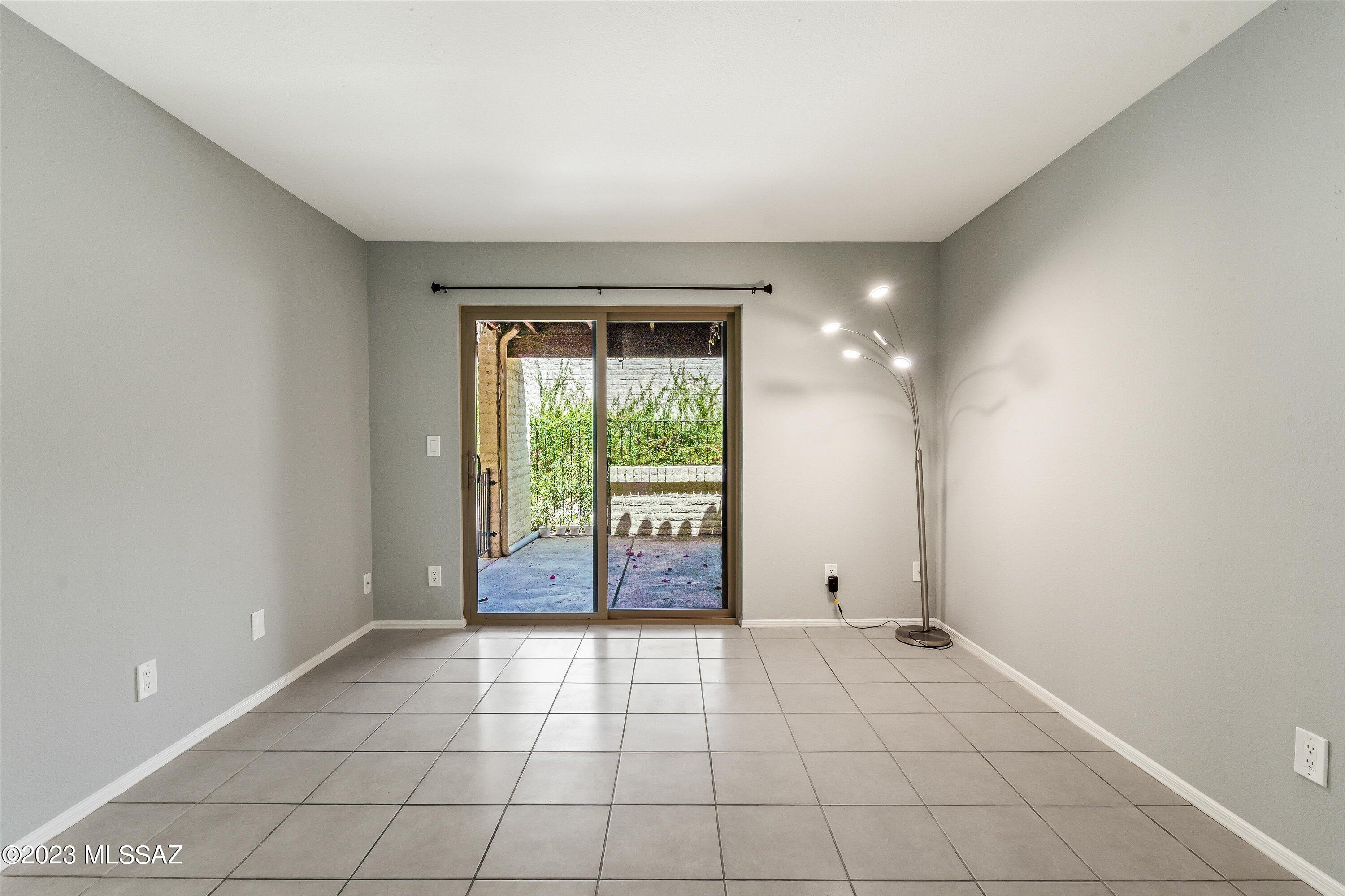 Plaza Mirador (1-28) - Residential