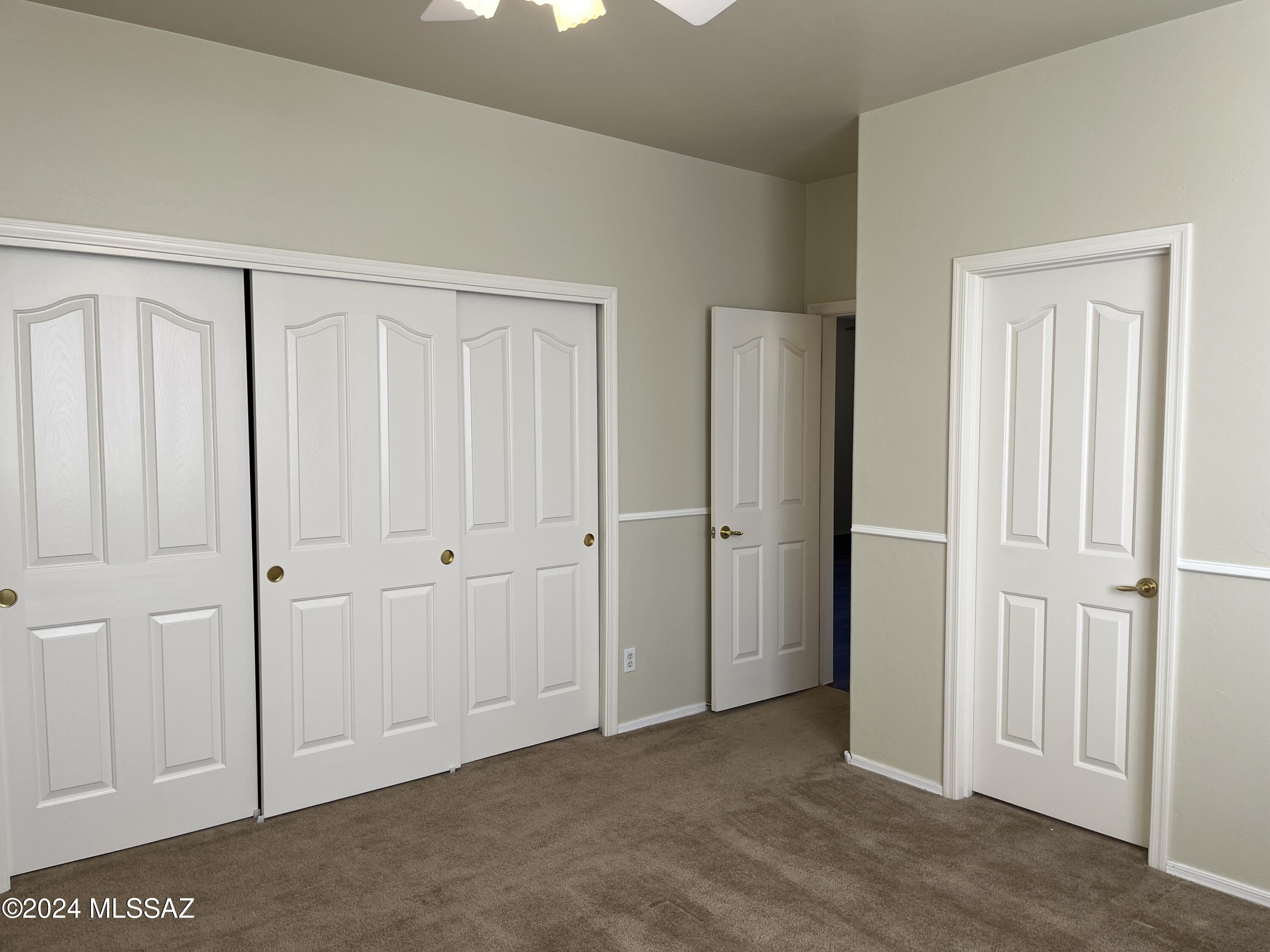 Hacienda Del Rio (1-118) - Residential Lease