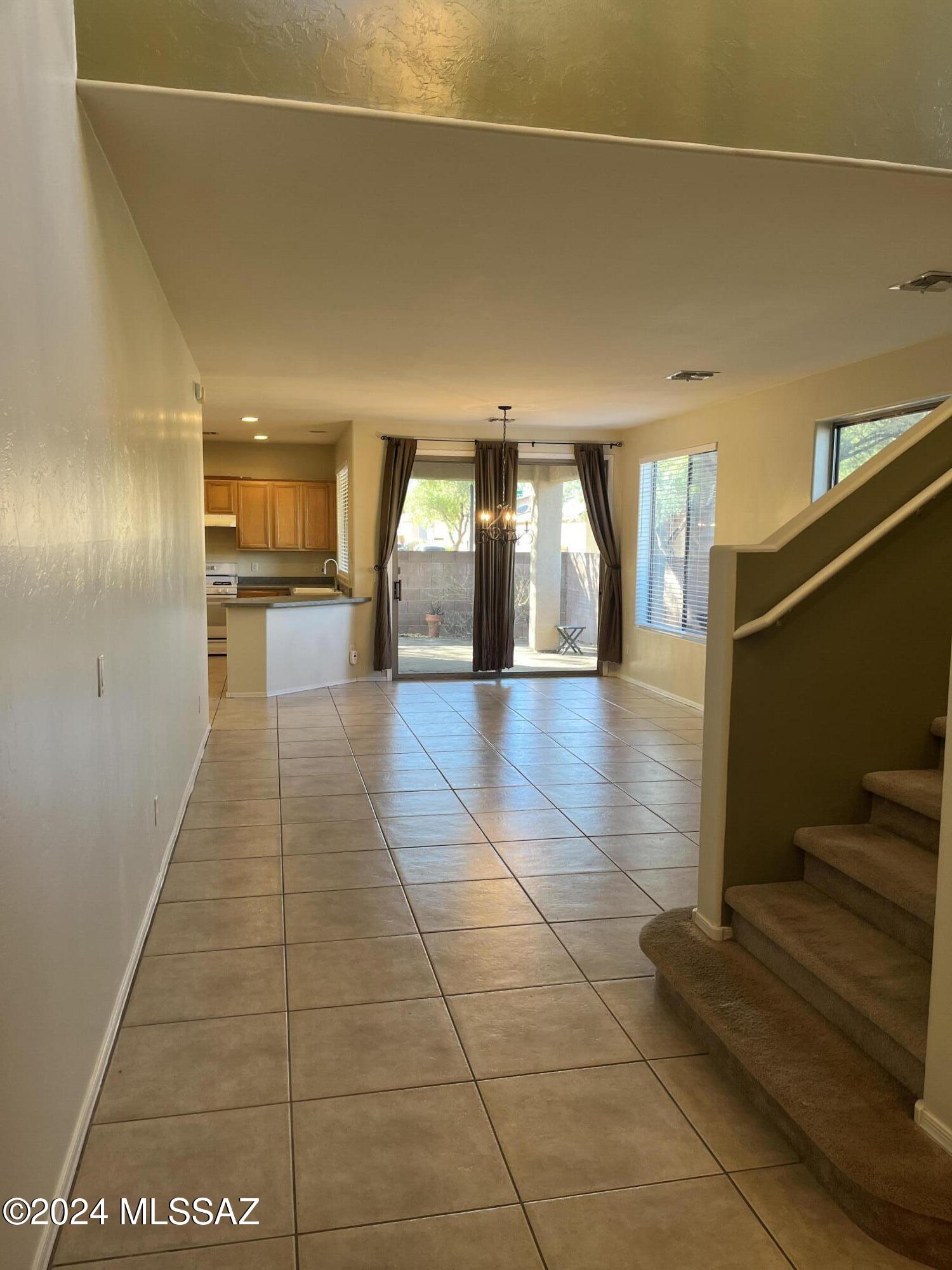Hacienda Del Rio (1-118) - Residential Lease