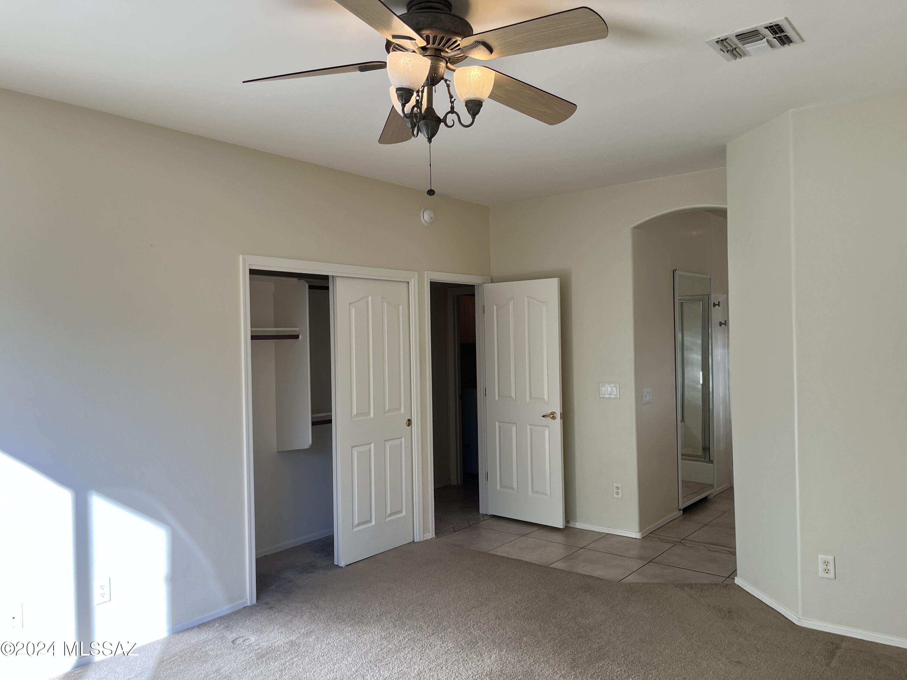Hacienda Del Rio (1-118) - Residential Lease