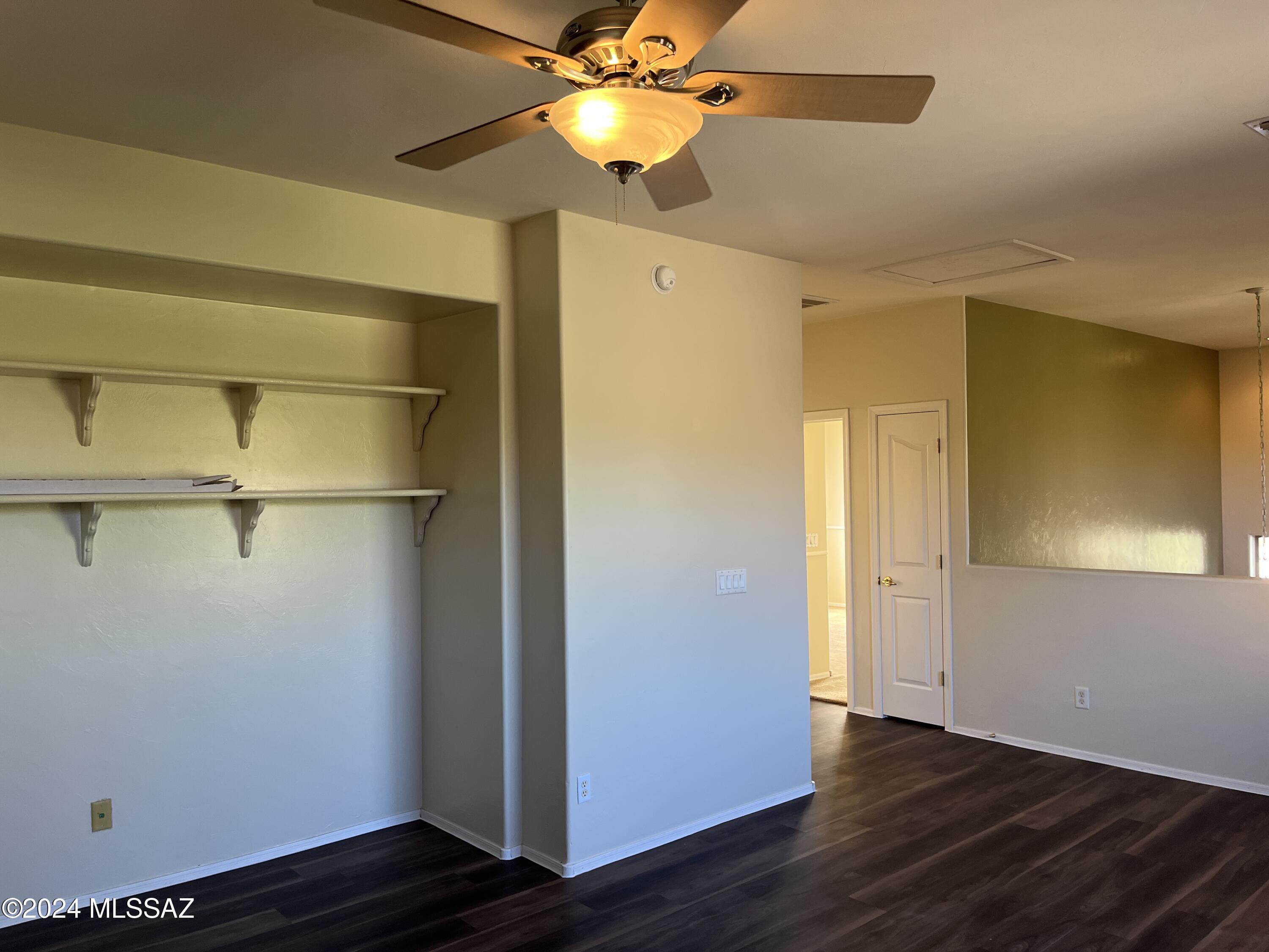 Hacienda Del Rio (1-118) - Residential Lease