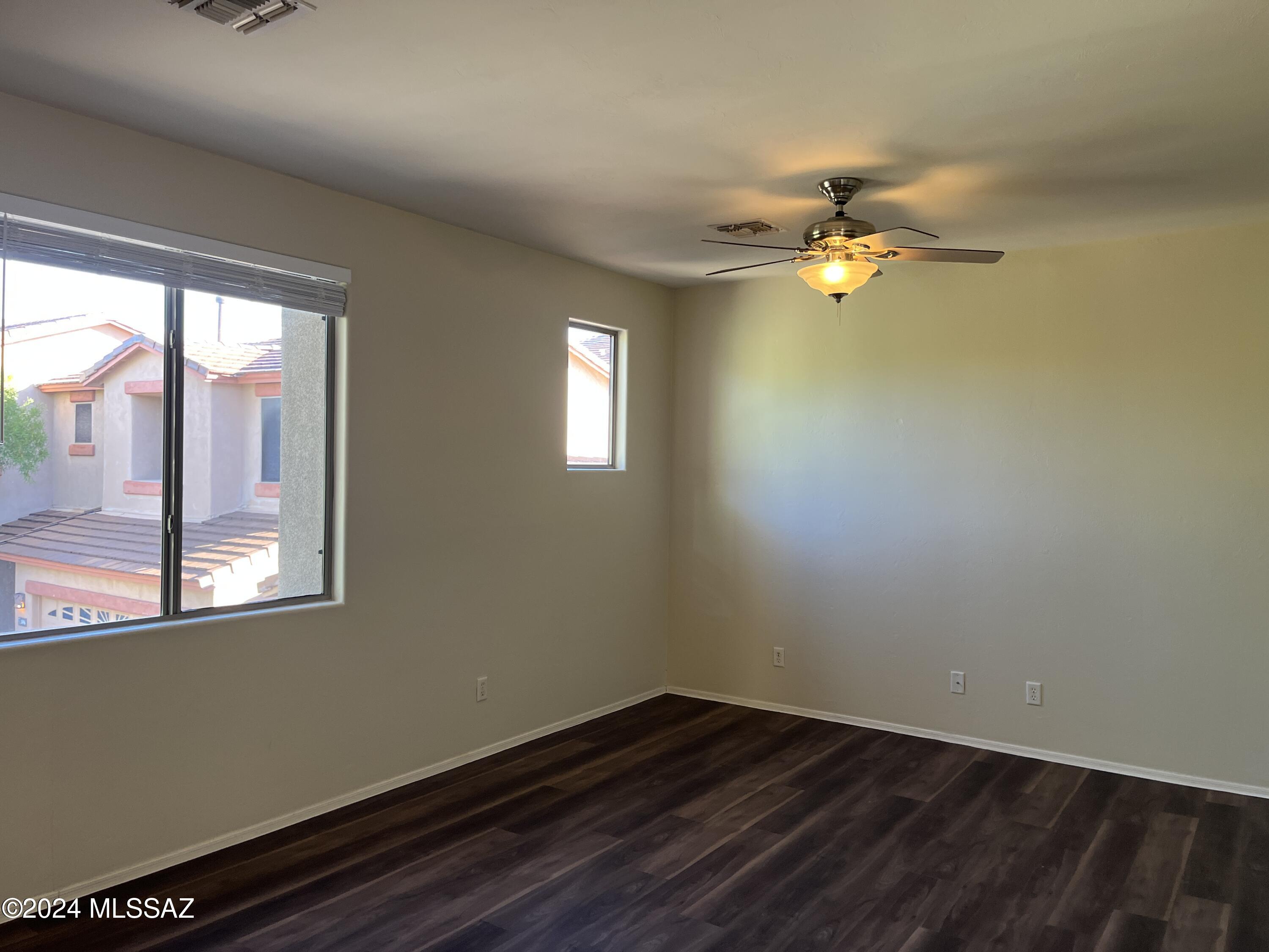 Hacienda Del Rio (1-118) - Residential Lease