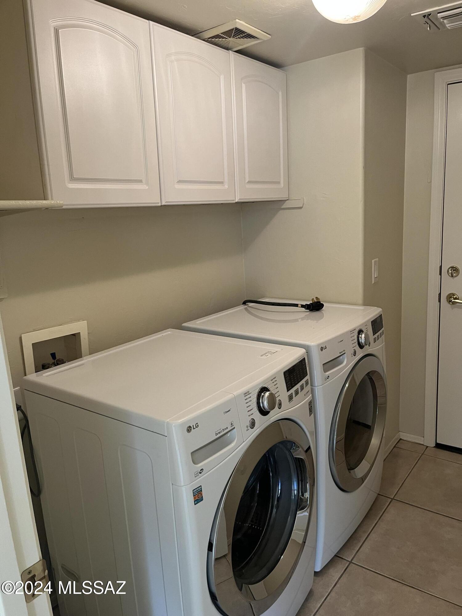 Hacienda Del Rio (1-118) - Residential Lease