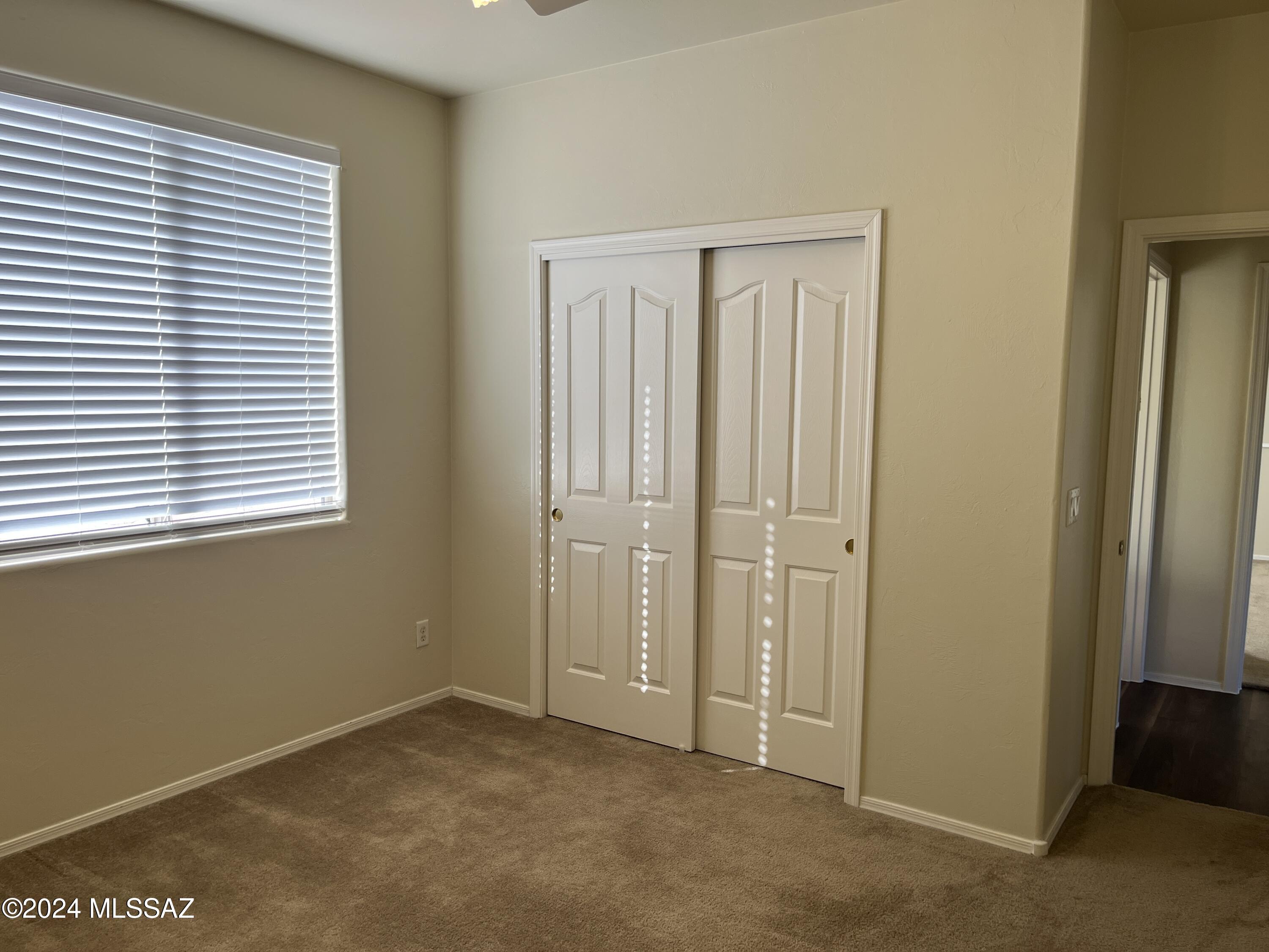 Hacienda Del Rio (1-118) - Residential Lease