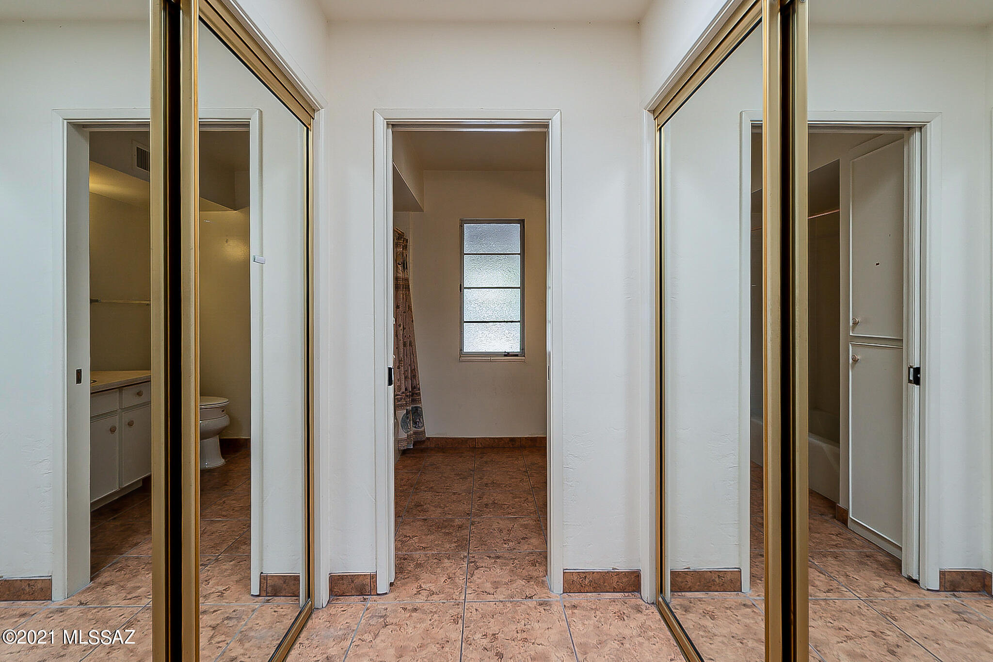 Green Valley Townhouses 4 - Residential