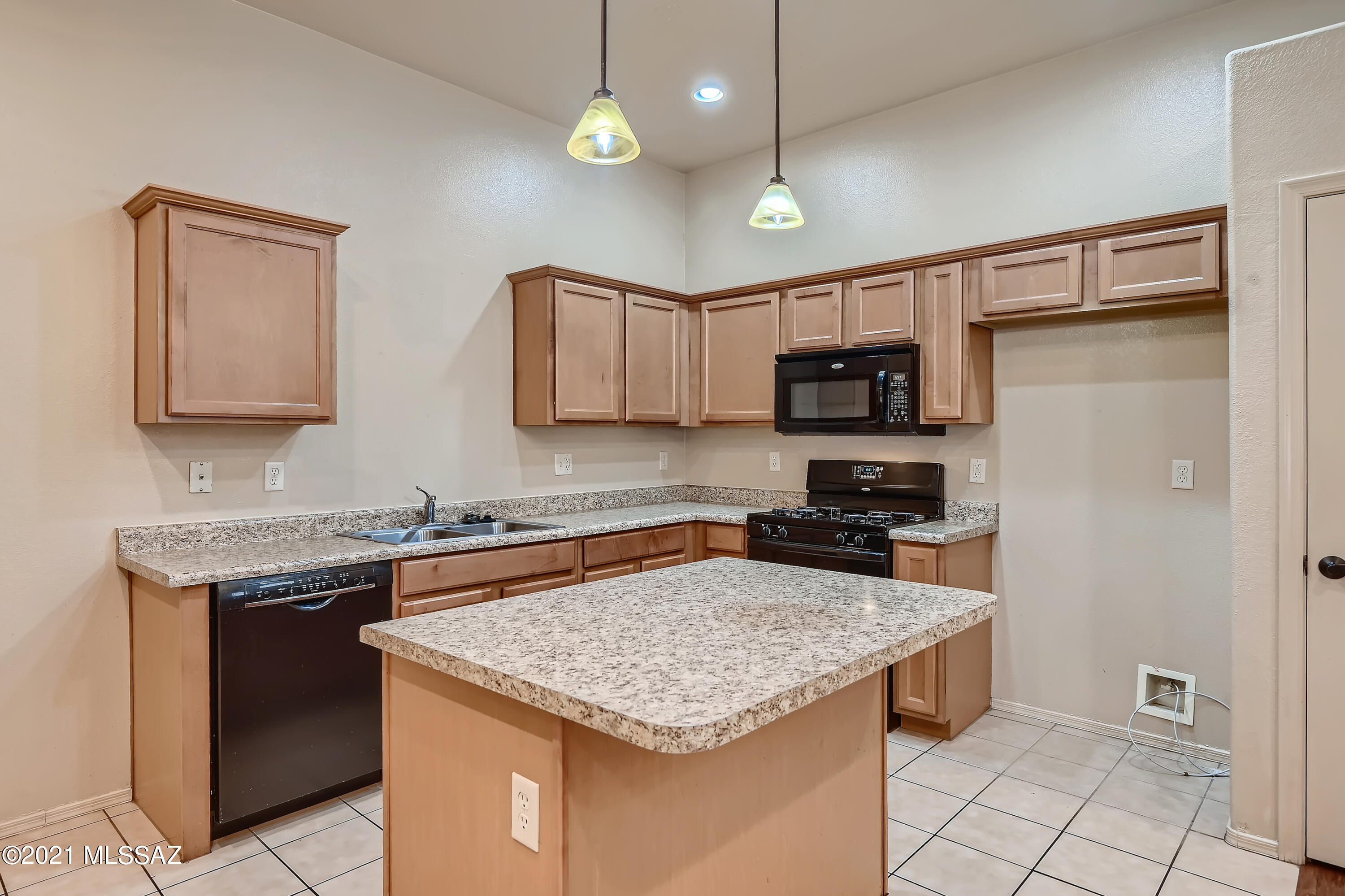 Tres Pueblos - Residential