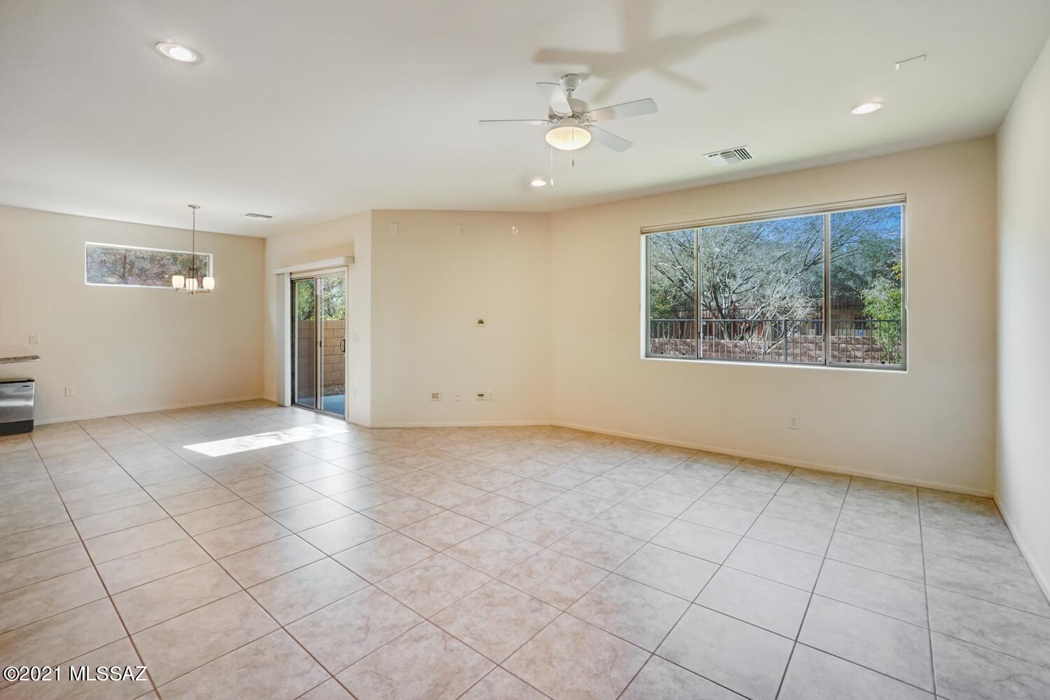 River Walk (1-140) - Residential Lease