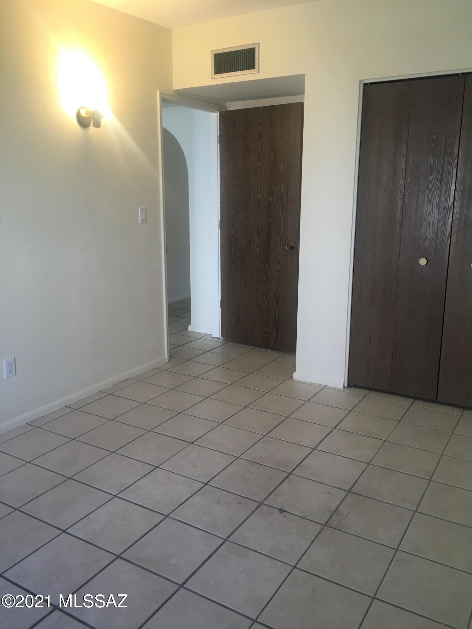 Limberlost Villas Townhouses (1-40) - Residential Lease