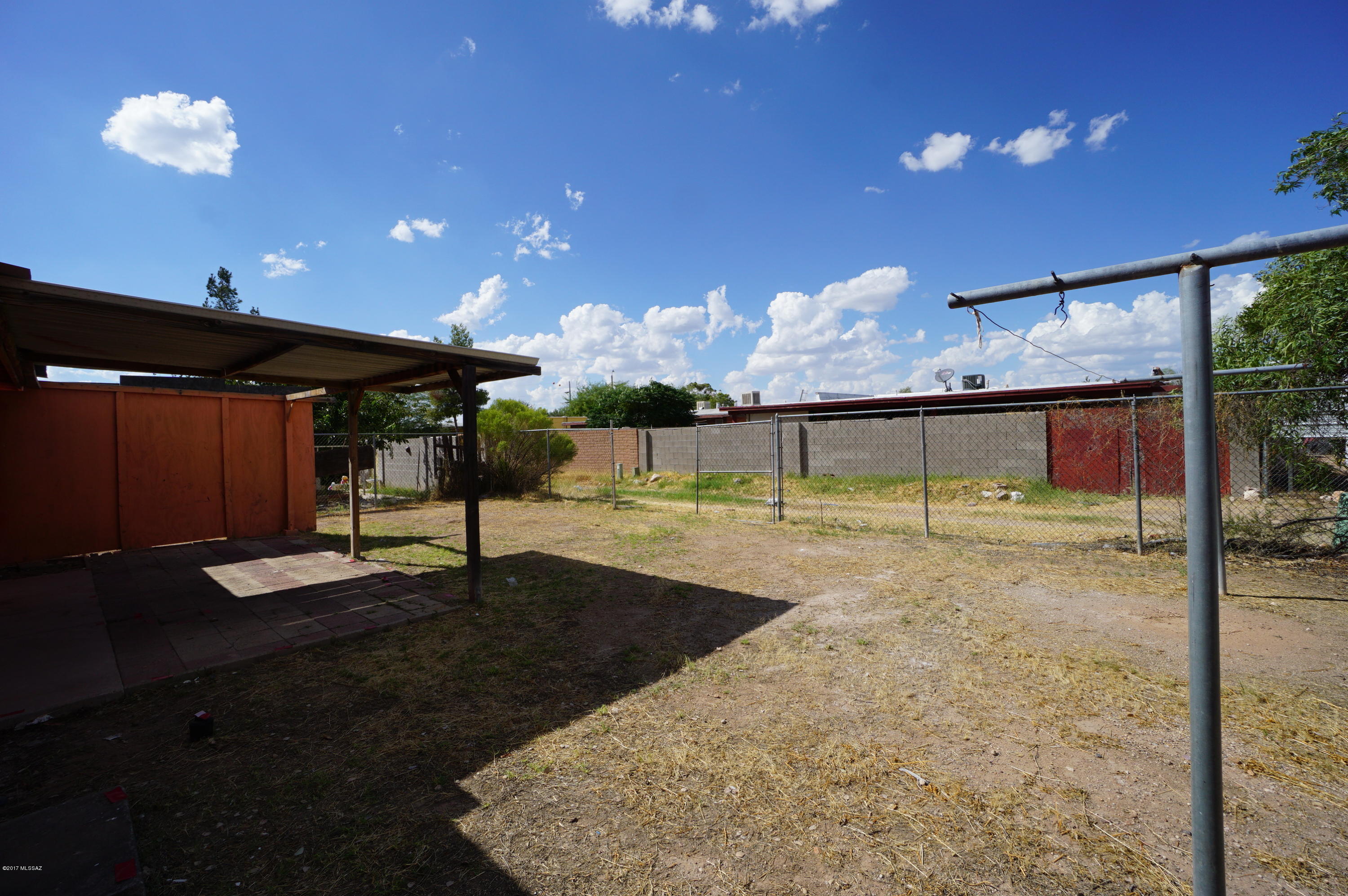 PRICE REDUCED.Nice  HUD brick ranch home in Drexel Terrace on Tucson's south side.  Kitchen with dining area and plenty of cabinet space.  Walled front yard can easily be completely enclosed with the addition of a gate.  Convenient to schools, shopping, transportation & I-19. Buy one of the best deals in Tucson! Come and take a look today!  LBP disclosure required. Property listed as a 4 bedroom, per FHA appraiser property contains 3 bedrooms and a bonus room with a closet.