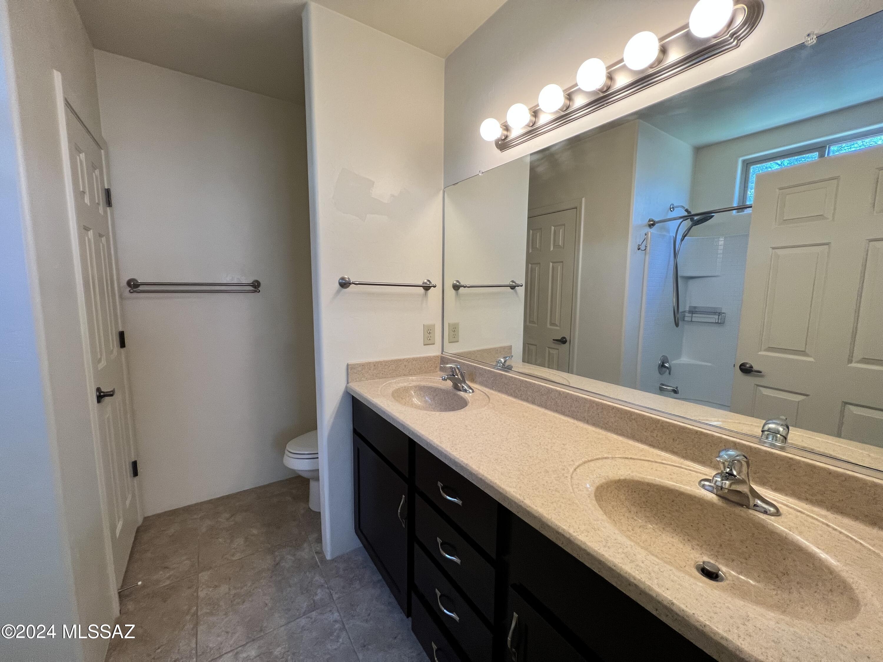 Lakeside Ridge (1-28) - Residential Lease