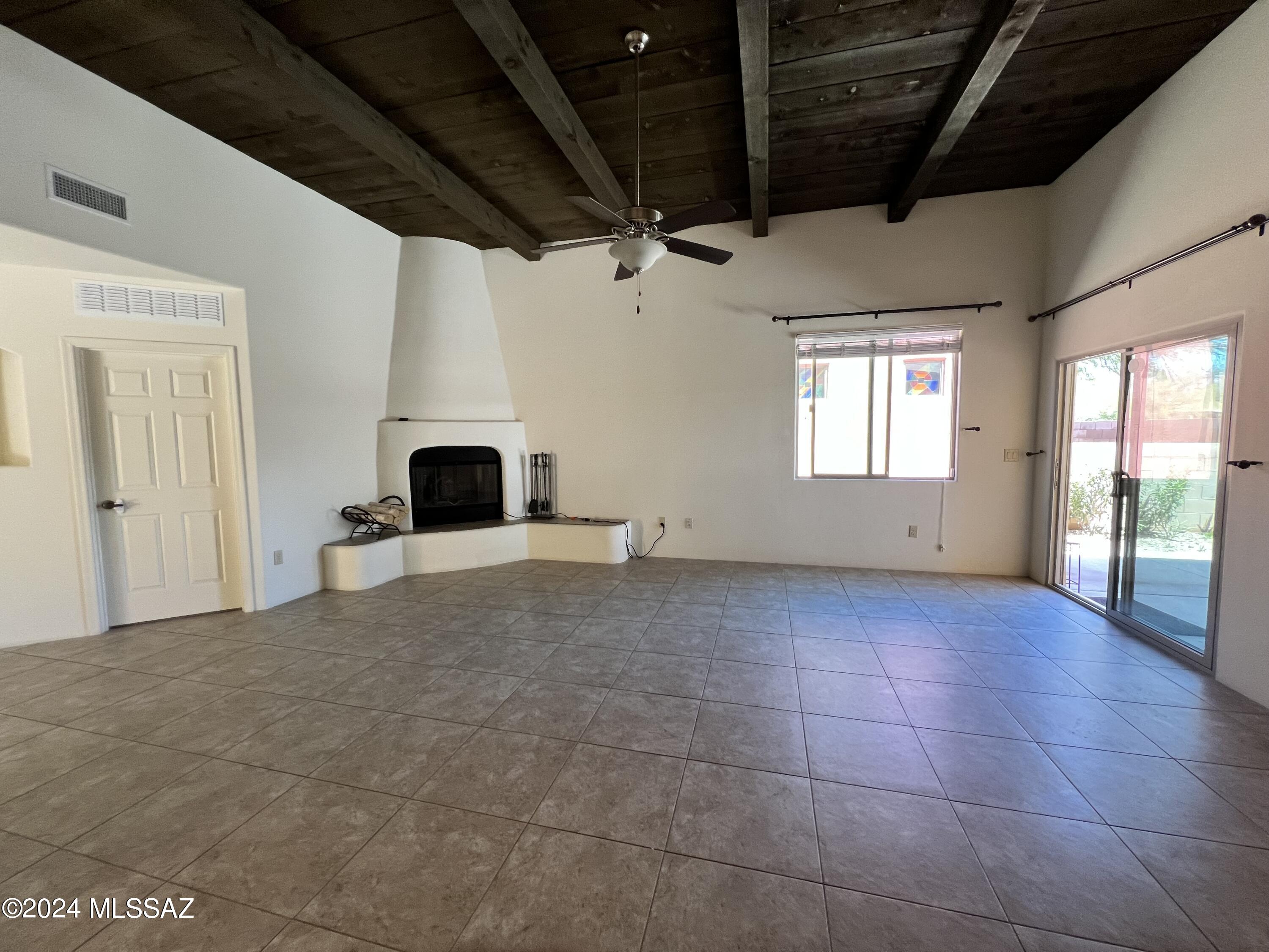 Lakeside Ridge (1-28) - Residential Lease
